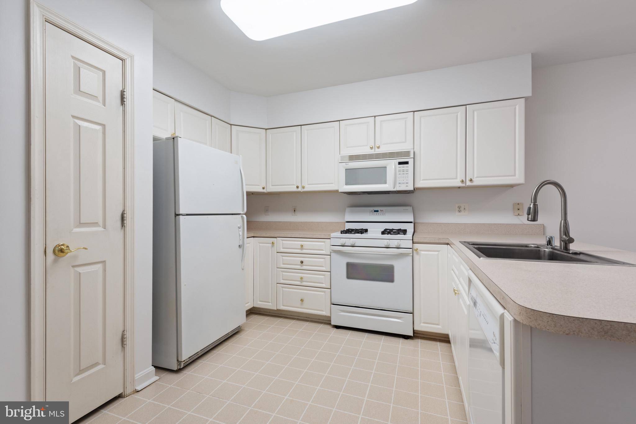 Lutherville Timonium, MD 21093,641 STRAFFAN DR #201