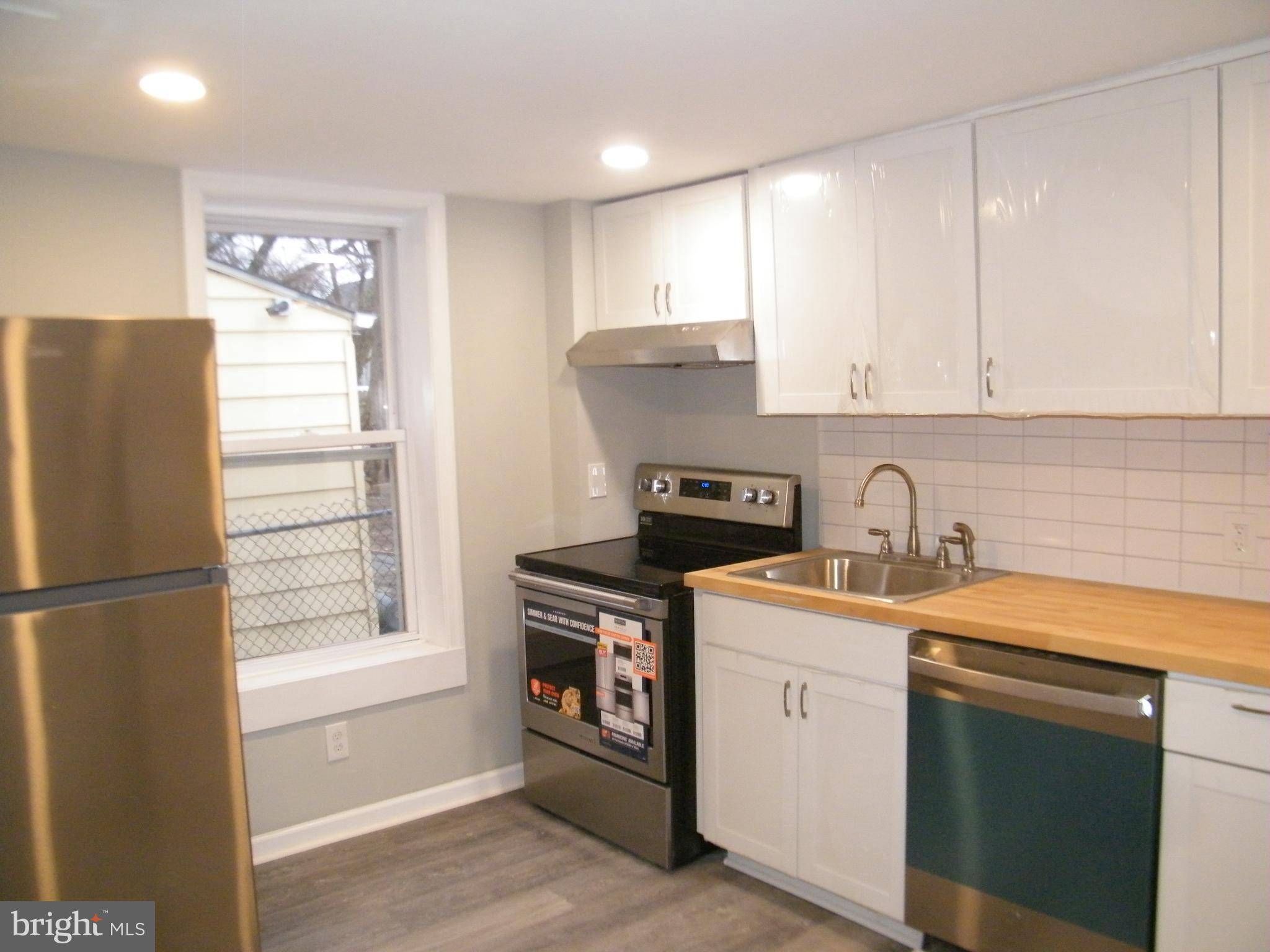Beverly, NJ 08010,522 THIRD ST