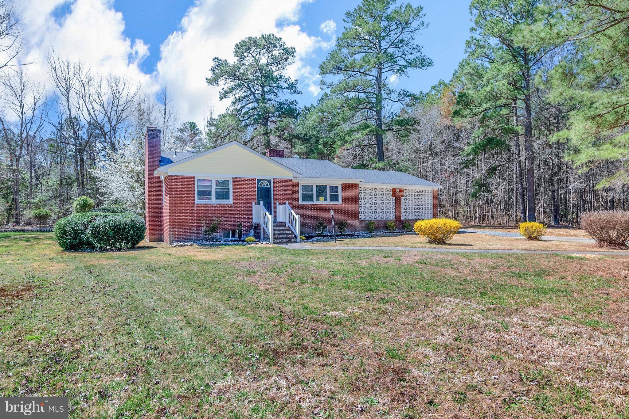 Gloucester, VA 23061,9818 GEORGE WASHINGTON MEMORIAL HWY