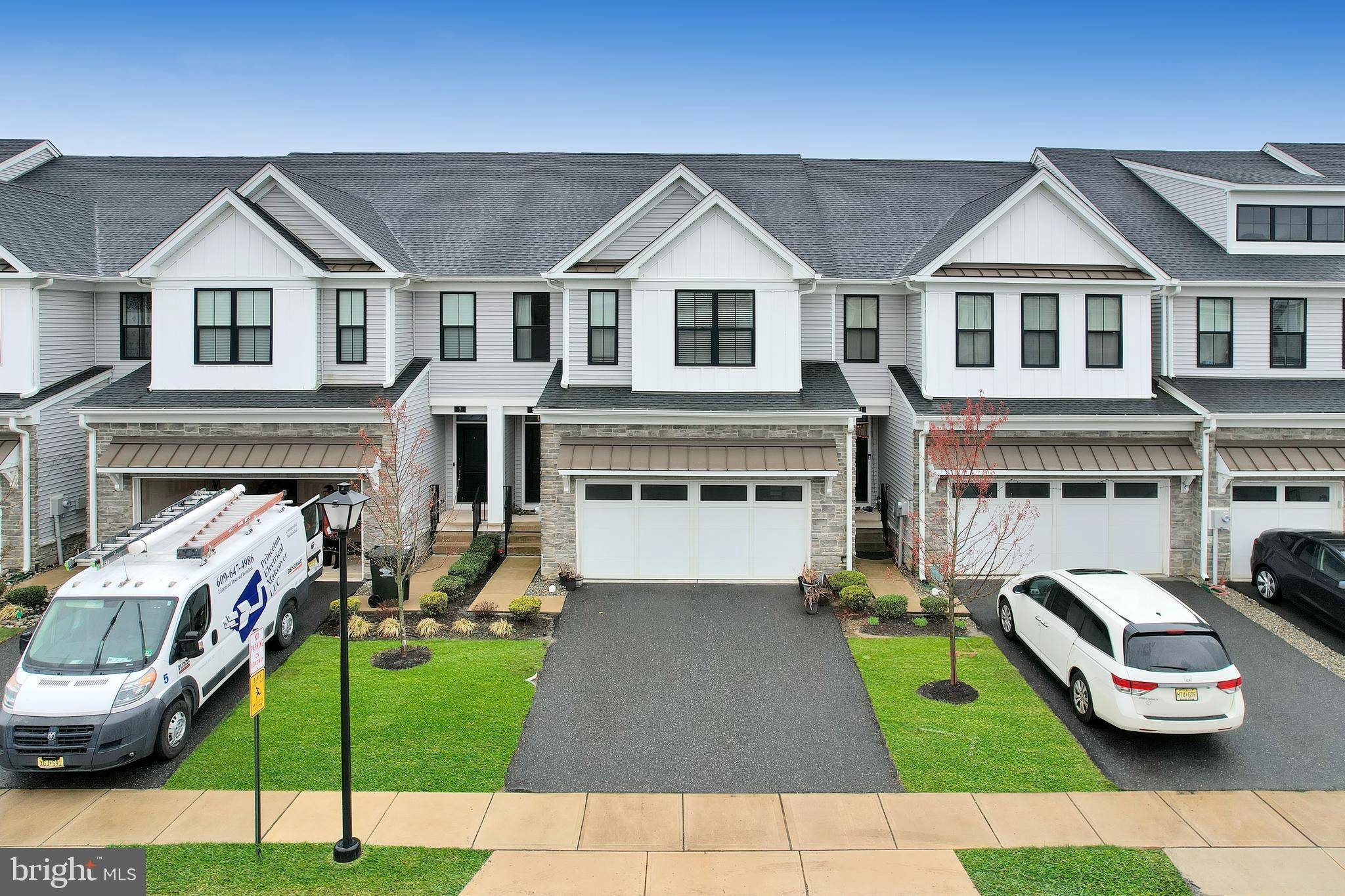 Monroe Township, NJ 08831,9 CLOVER LN