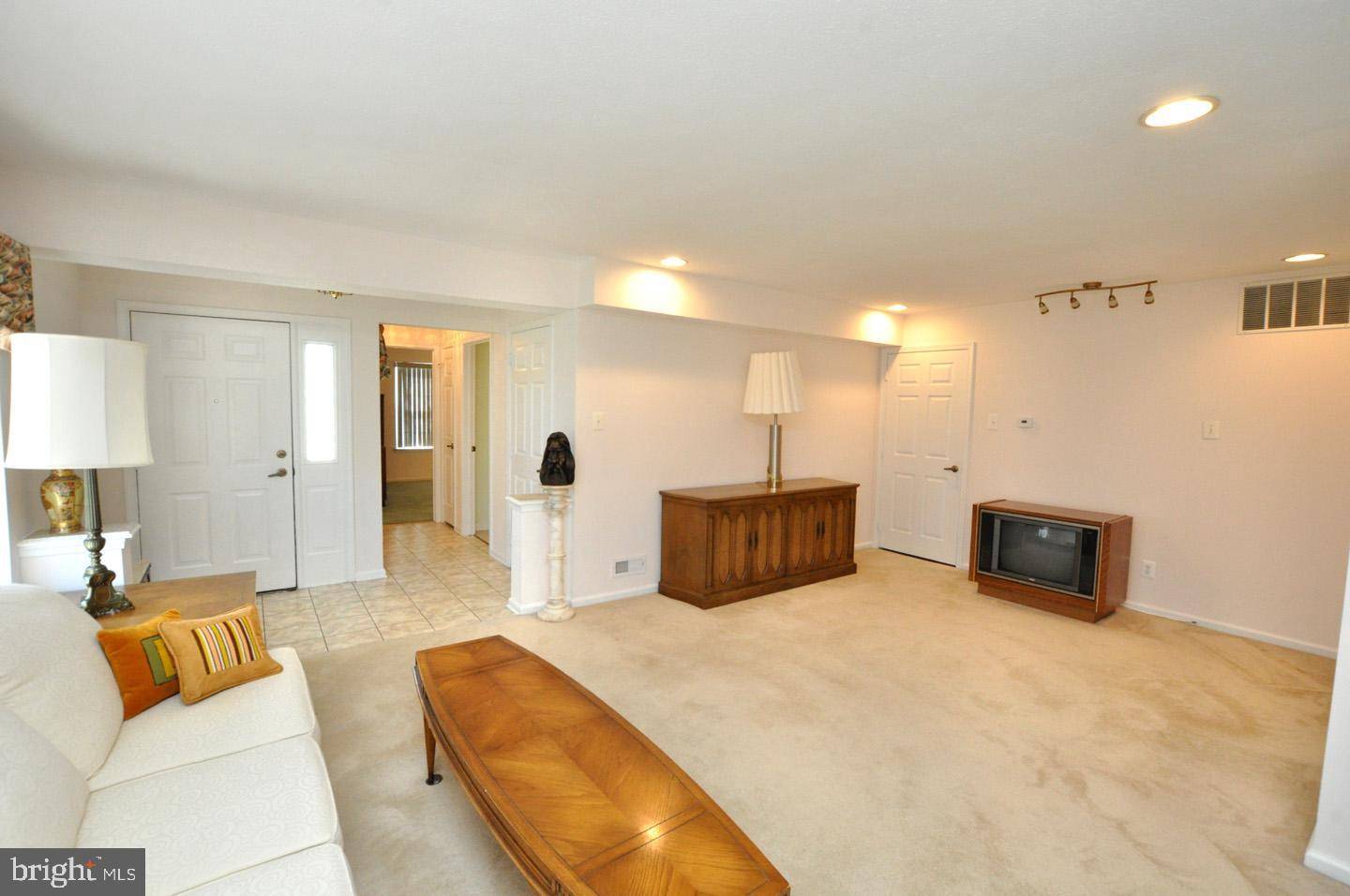 Mount Laurel, NJ 08054,10 STAGHORN DR