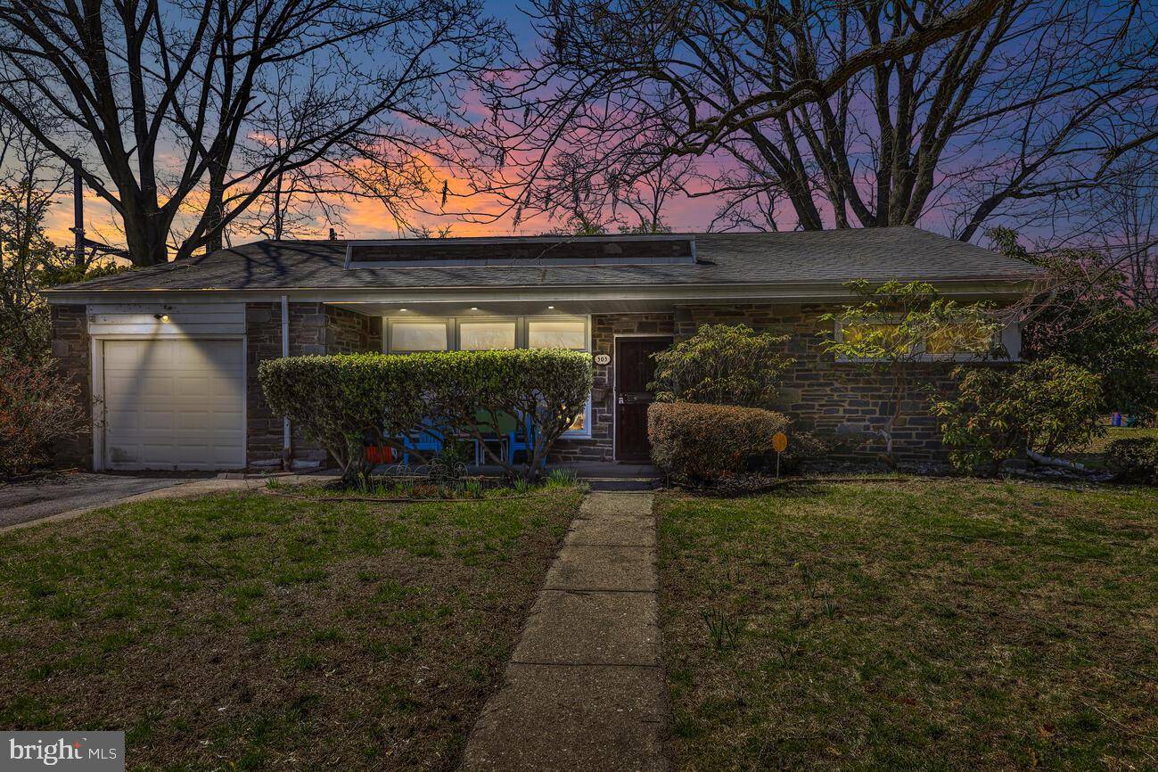 Philadelphia, PA 19119,303 CREST PARK RD