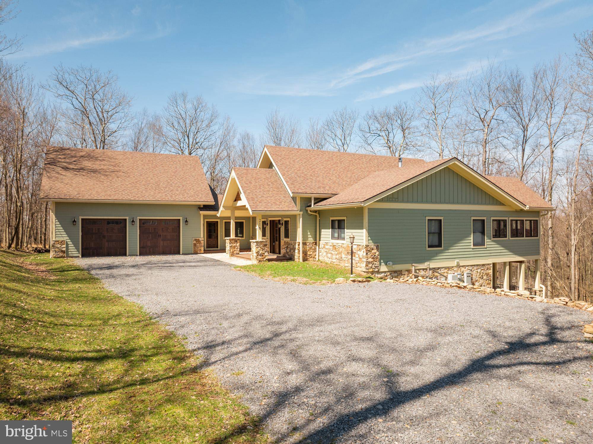 Oakland, MD 21550,216 TARN DR