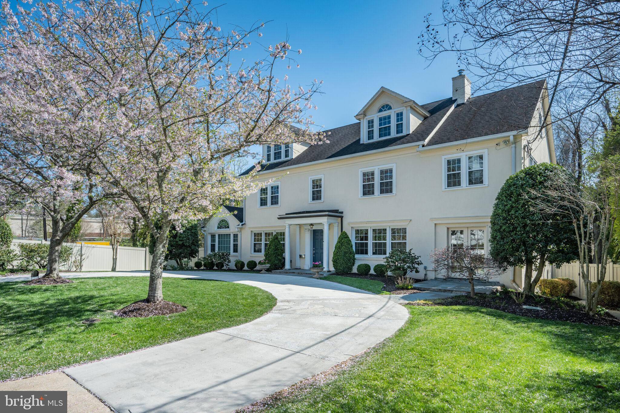 Chevy Chase, MD 20815,5200 LAWN WAY