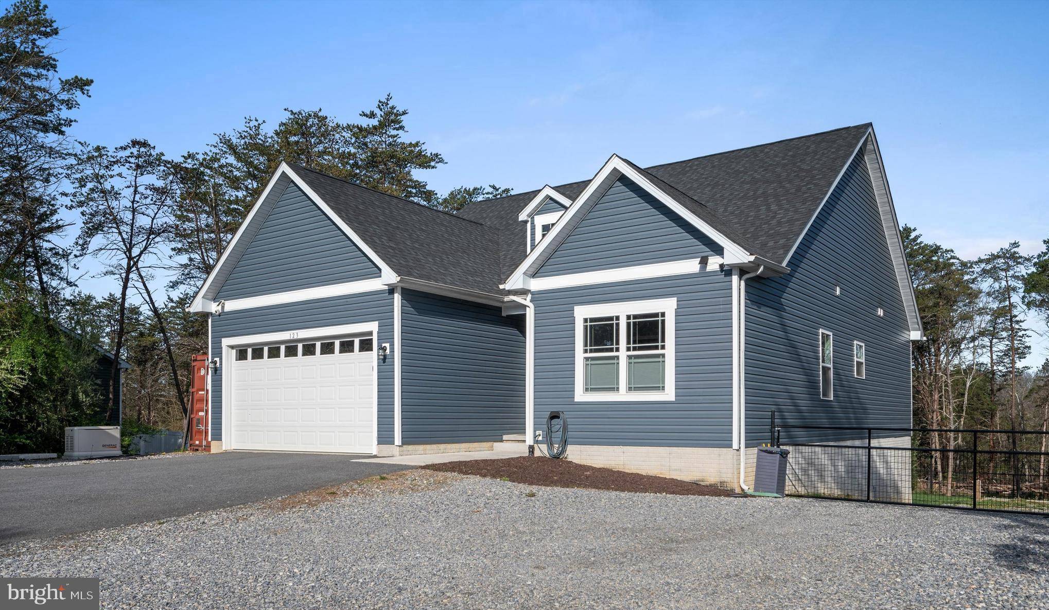 Kearneysville, WV 25430,123 PINE CONE RD