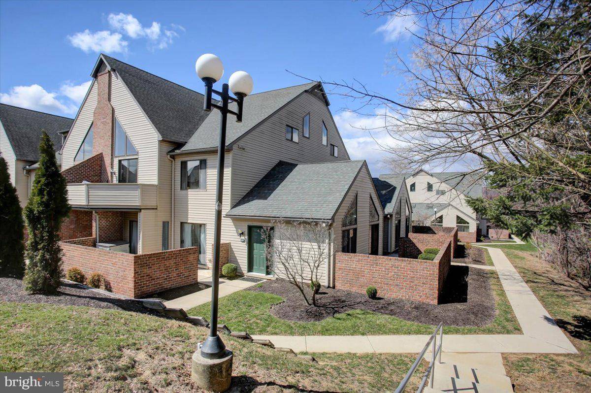 Harrisburg, PA 17110,808 CHERRINGTON DR