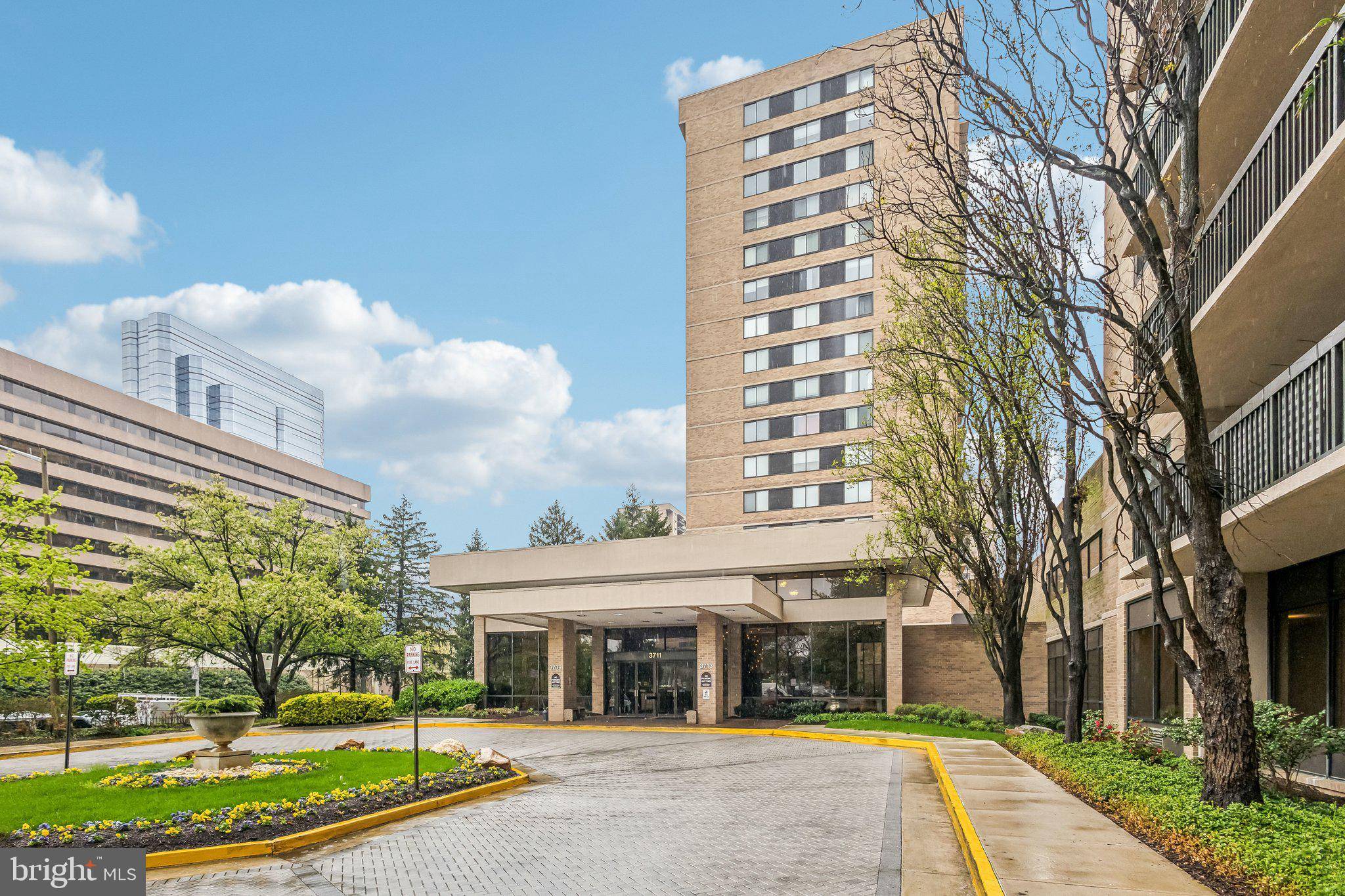 Falls Church, VA 22041,3713 S GEORGE MASON DR #T15W