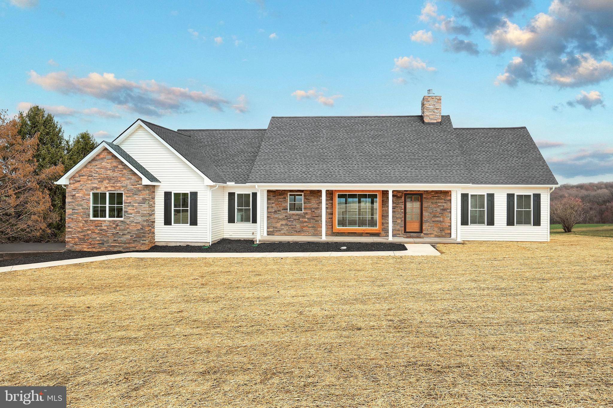 Windsor, PA 17366,1424 MANOR RD