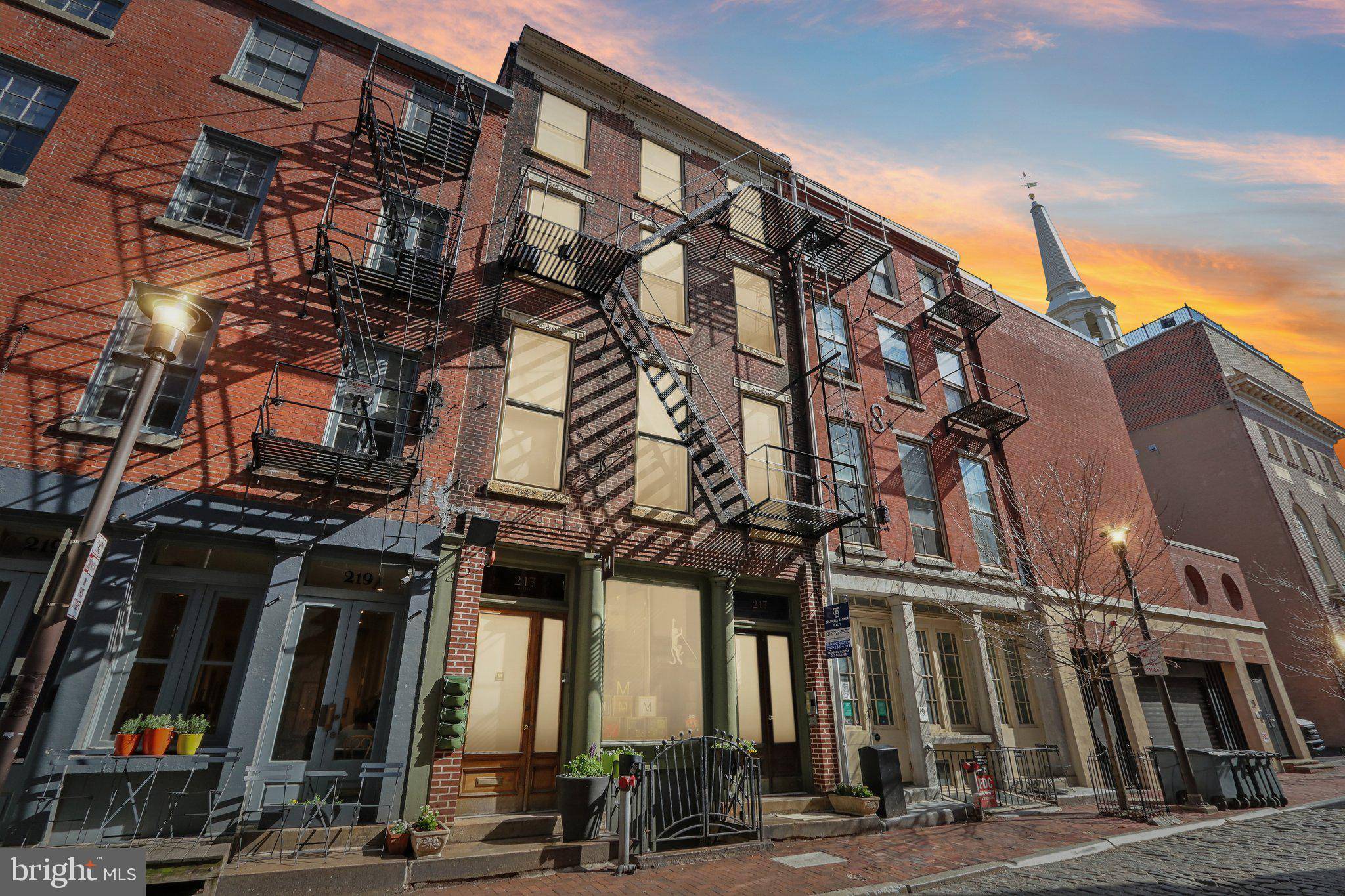Philadelphia, PA 19106,217 S CHURCH ST #2F