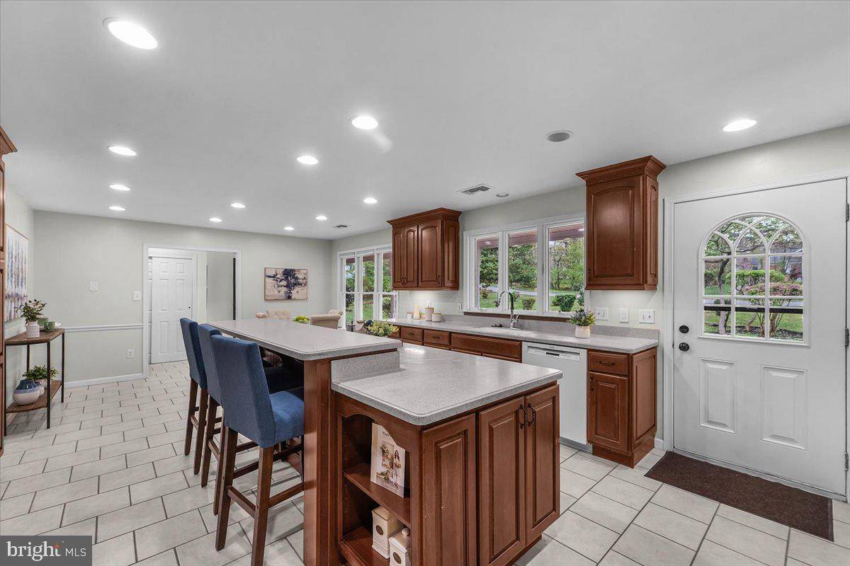 Phoenixville, PA 19460,1674 HIGH POINT LN