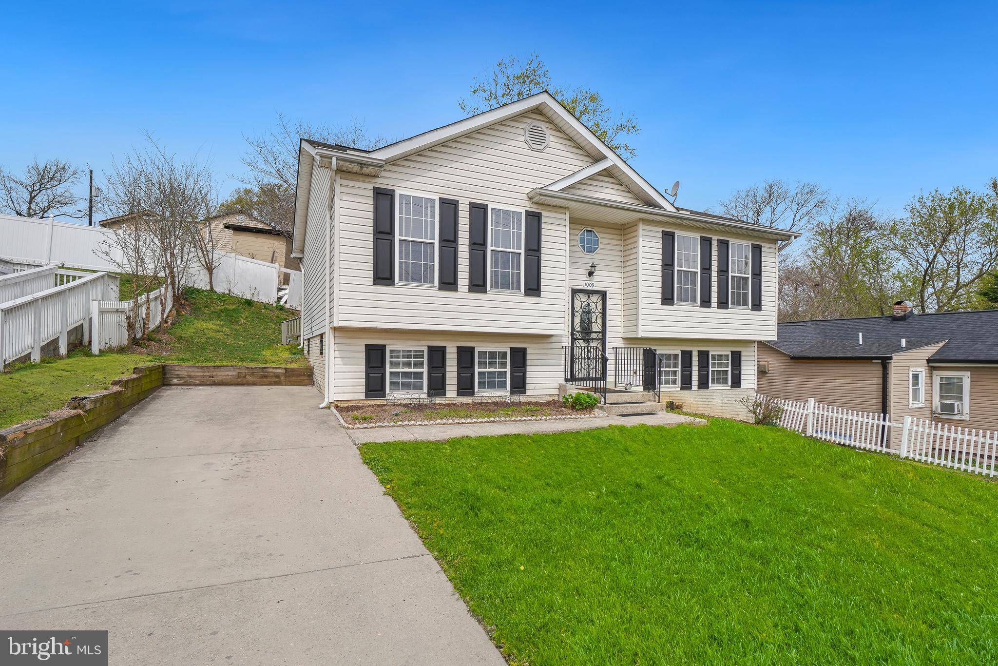 Capitol Heights, MD 20743,1009 LARCHMONT AVE