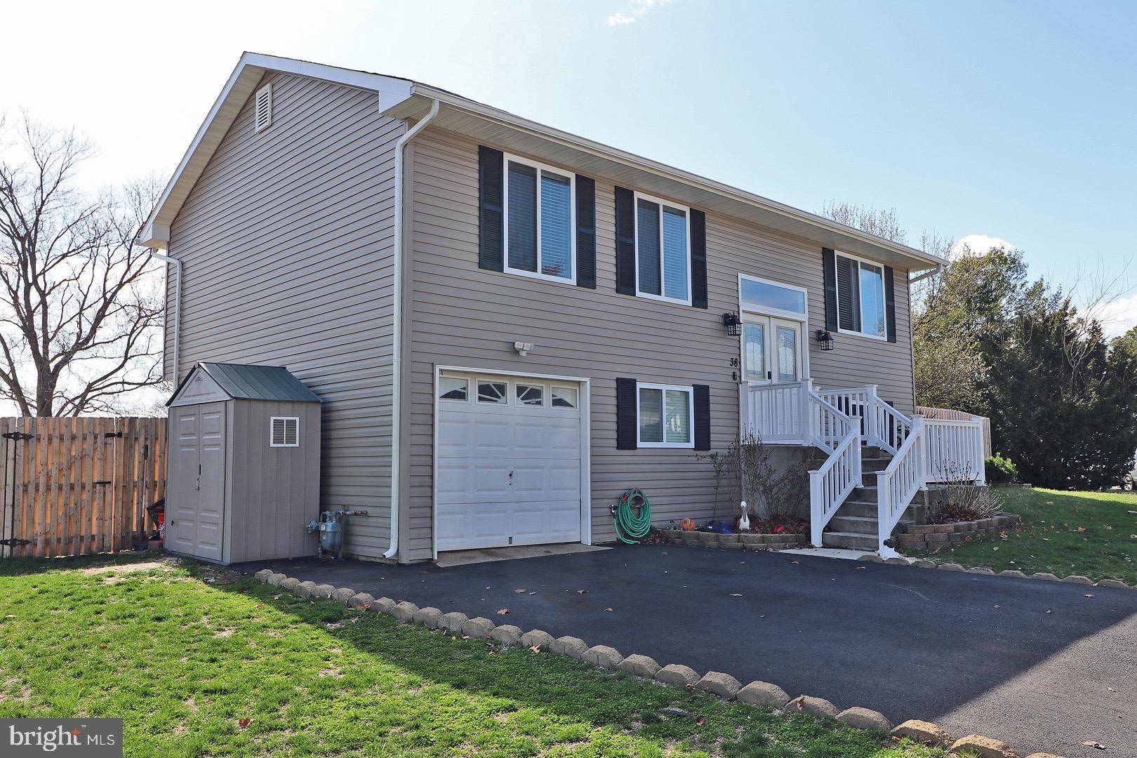 Barnegat, NJ 08005,38 TILLER DR