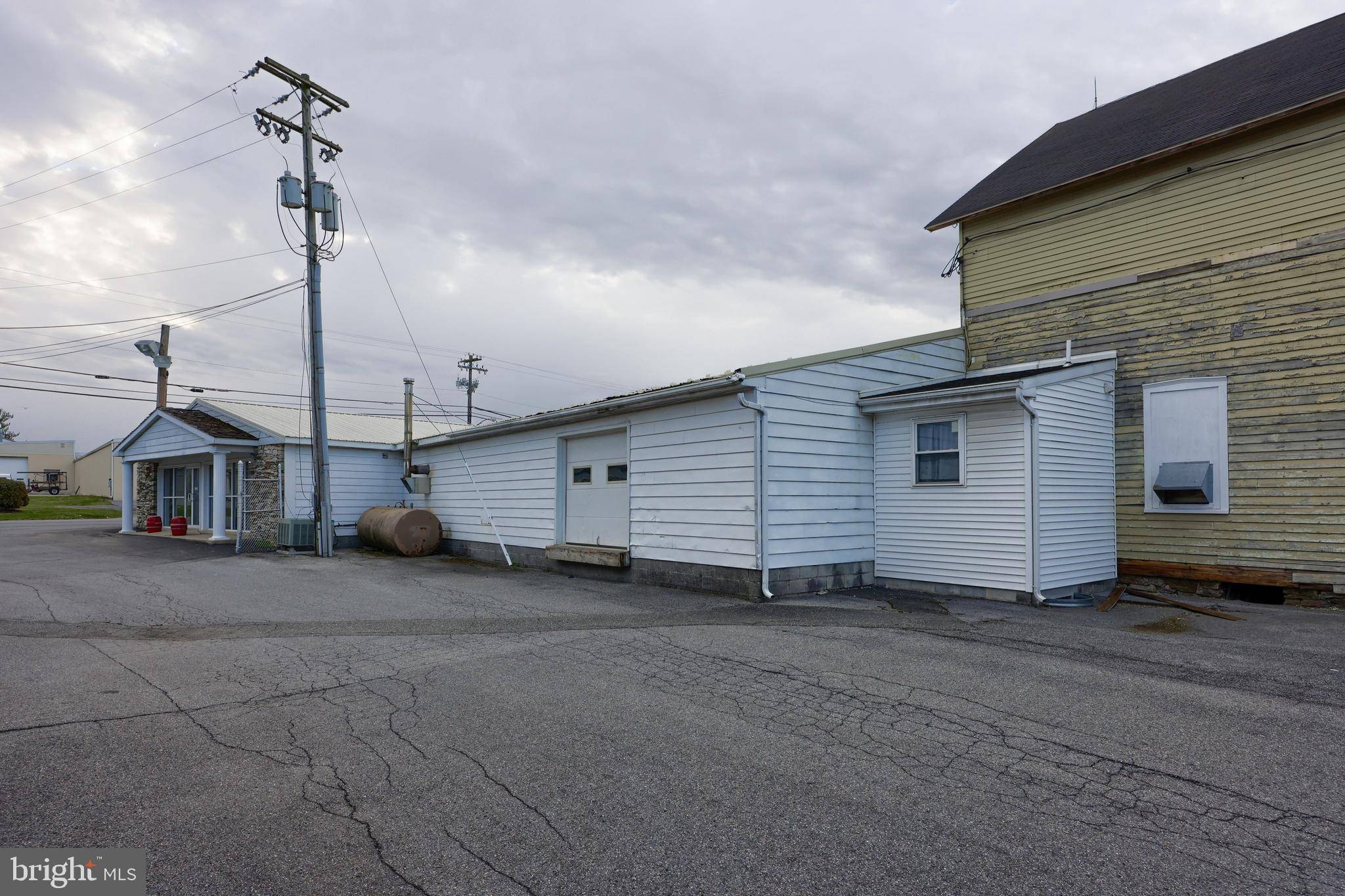 Leola, PA 17540,16 GRAYBILL RD
