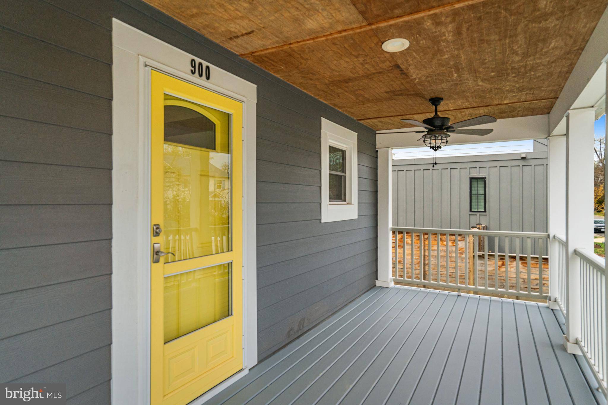 Arlington, VA 22202,900 21ST ST S