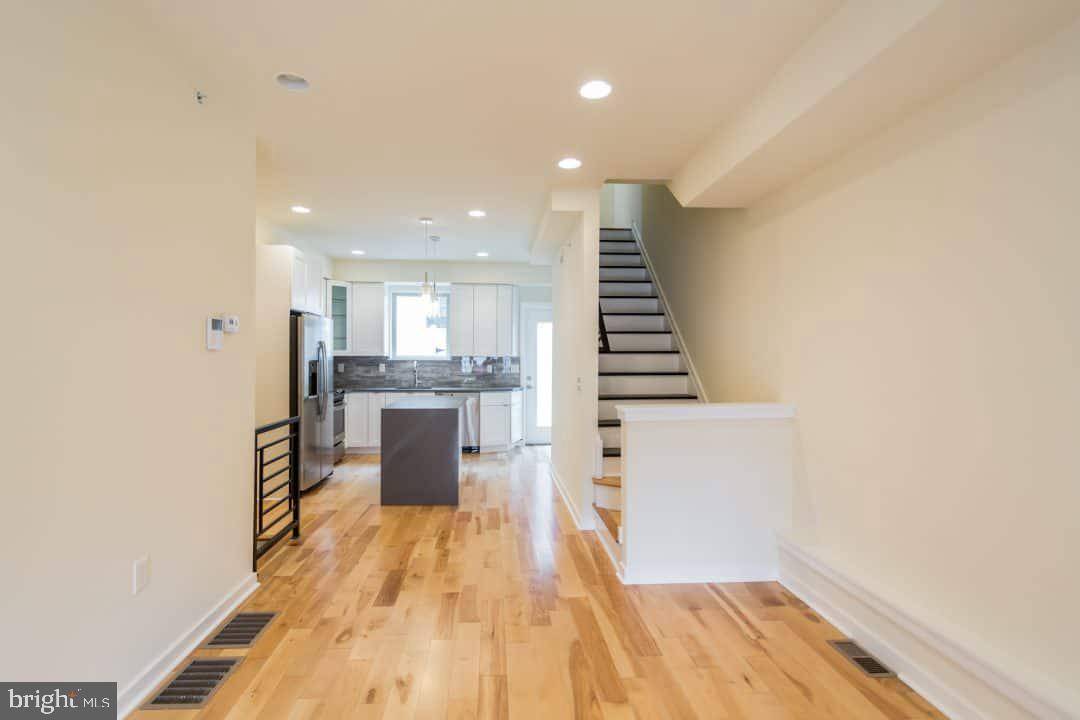 Philadelphia, PA 19130,806 N BURNS ST #1