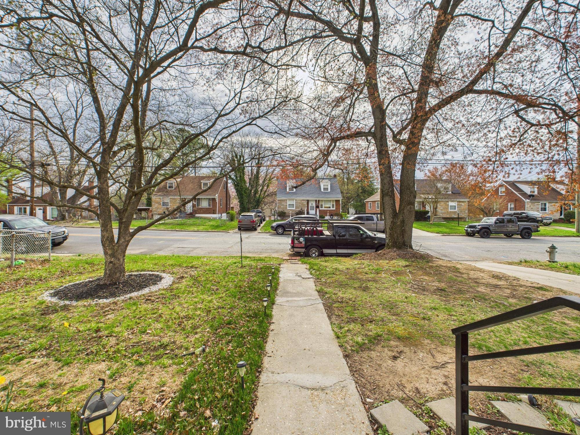 Capitol Heights, MD 20743,913 BROOKE RD