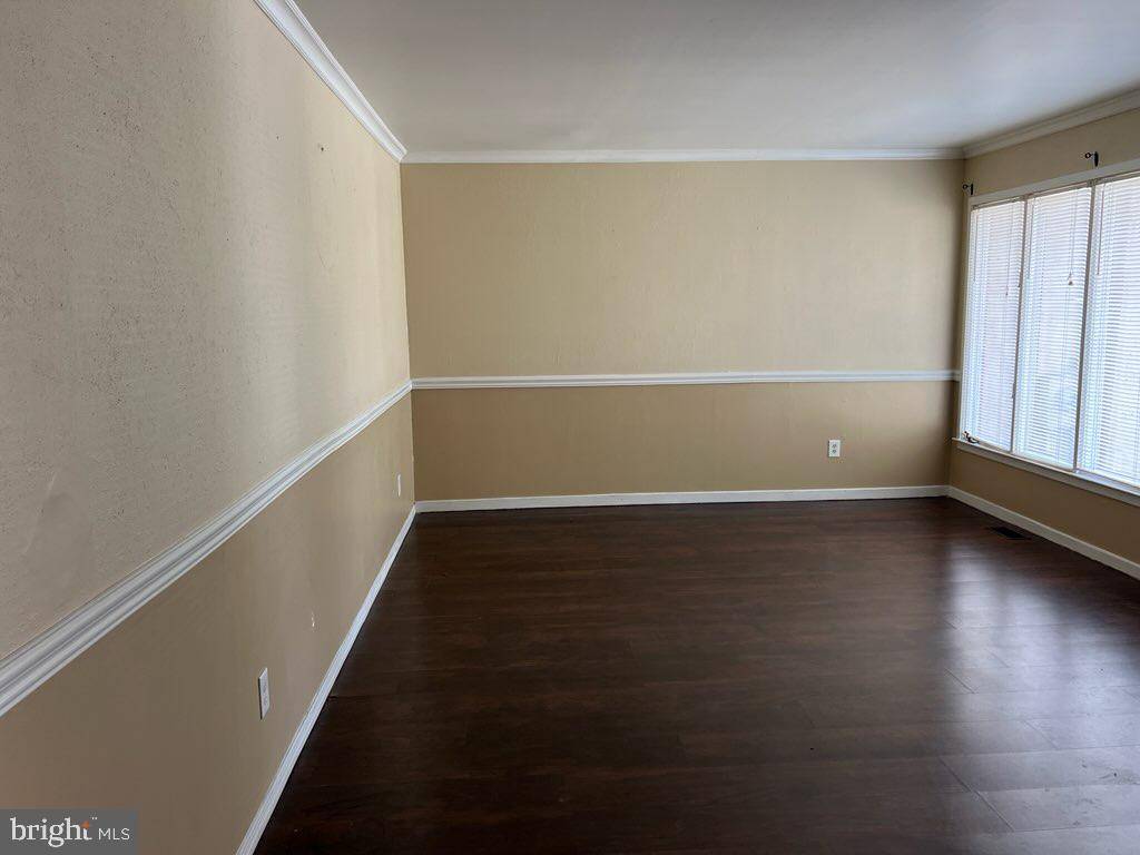 Sicklerville, NJ 08081,913 BURBERRY CT