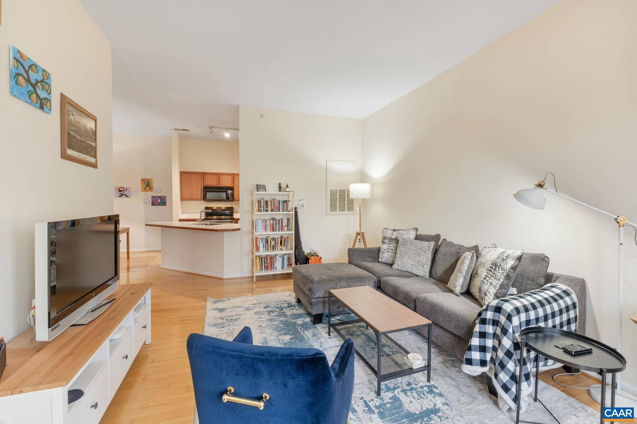 Charlottesville, VA 22903,750 WALKER SQ #4B