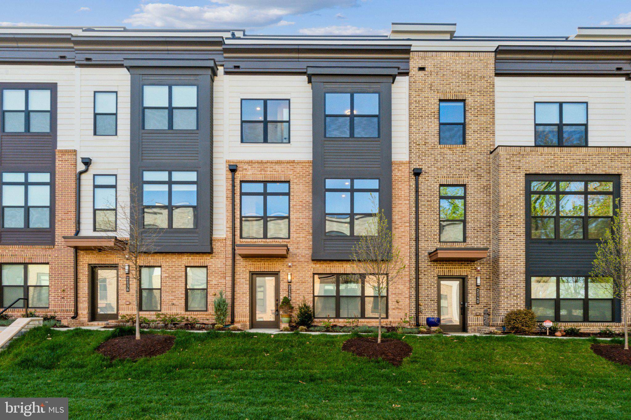 Falls Church, VA 22043,2138 TYSONS RIDGELINE RD