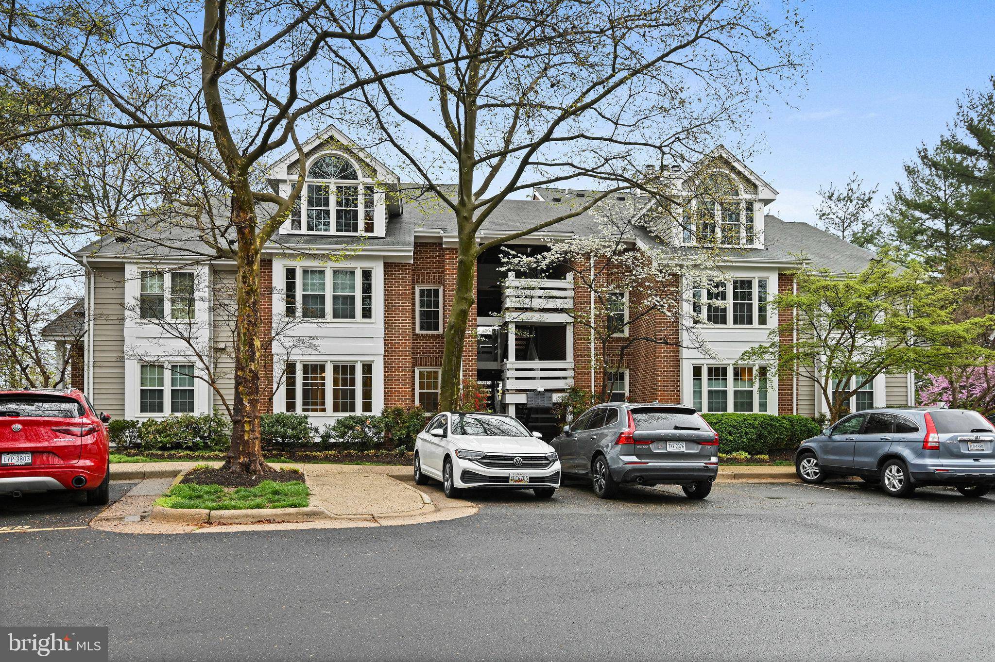 Reston, VA 20191,11200 BEAVER TRAIL CT #11200