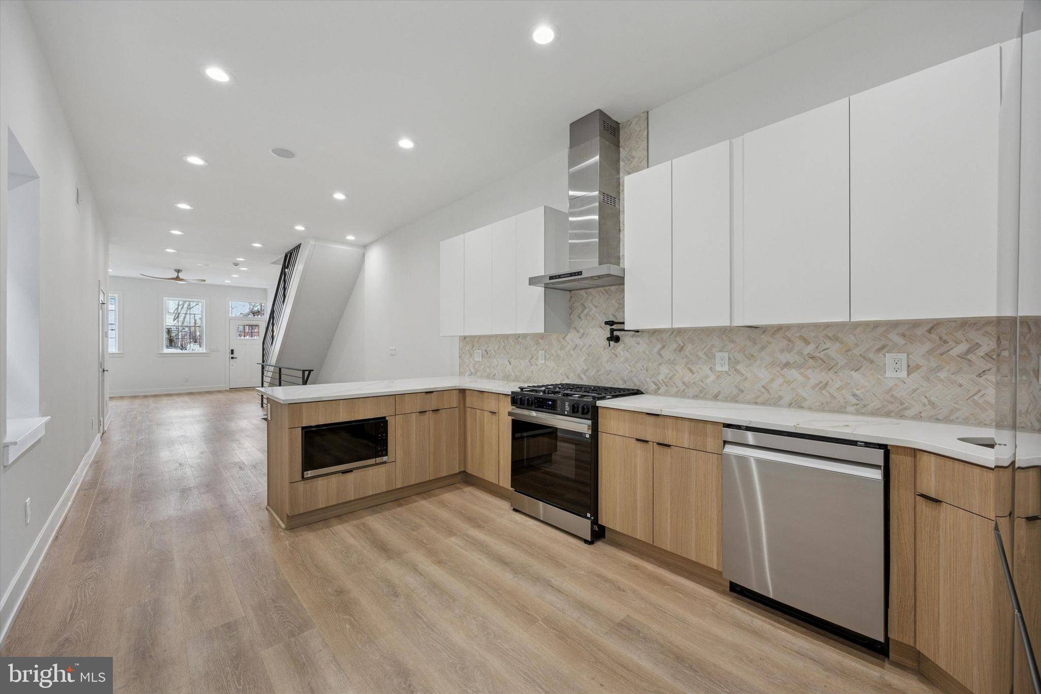 Philadelphia, PA 19145,1422 TASKER ST