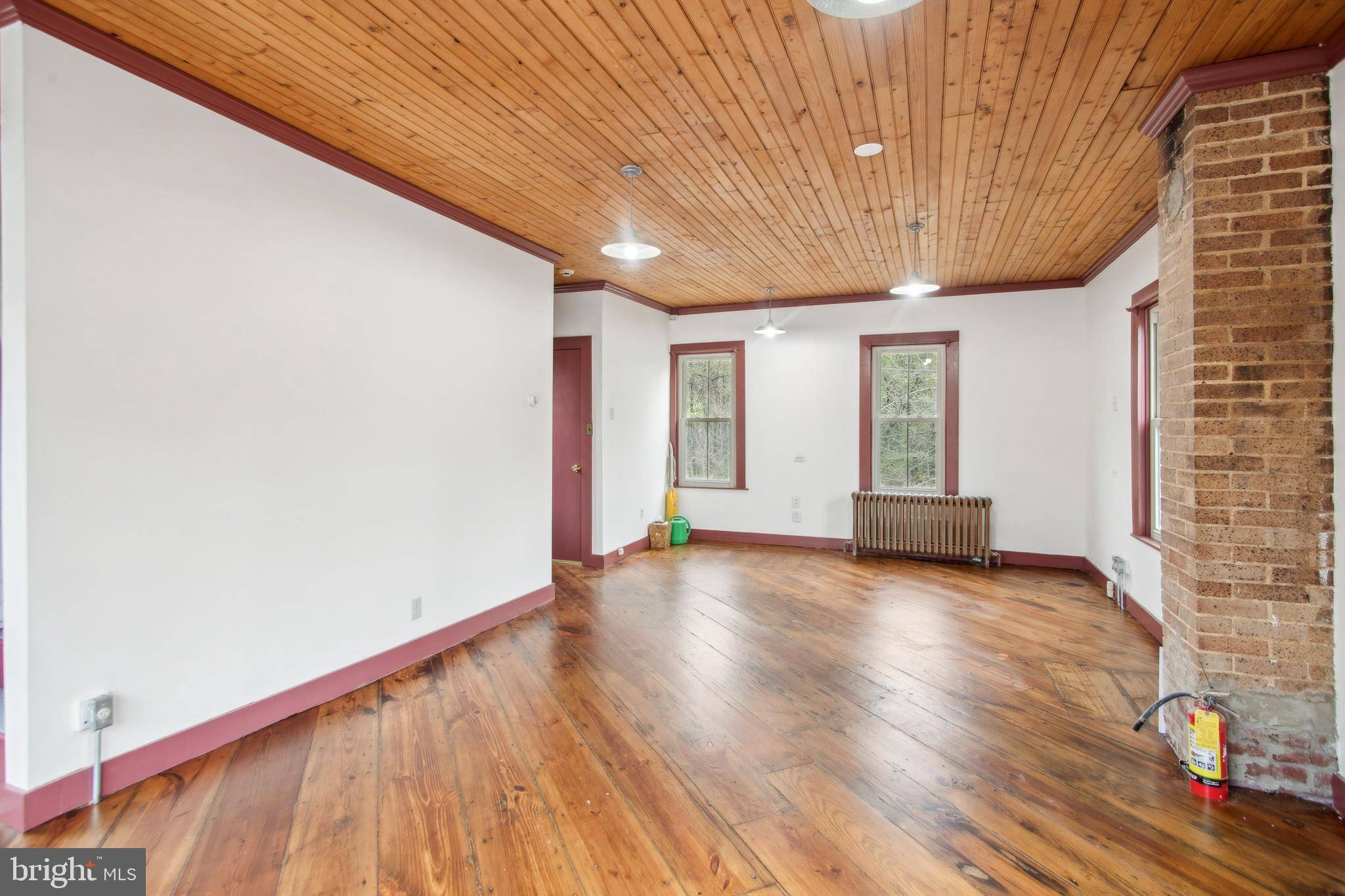 Mullica Hill, NJ 08062,14 N MAIN ST