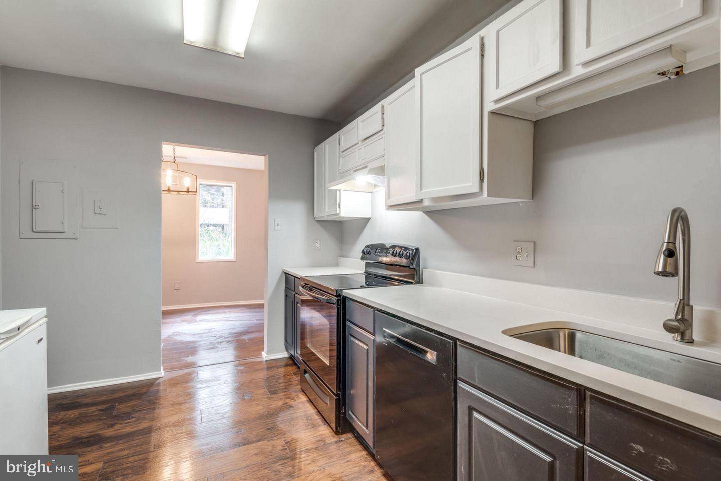 Herndon, VA 20170,521 FLORIDA AVE #T2