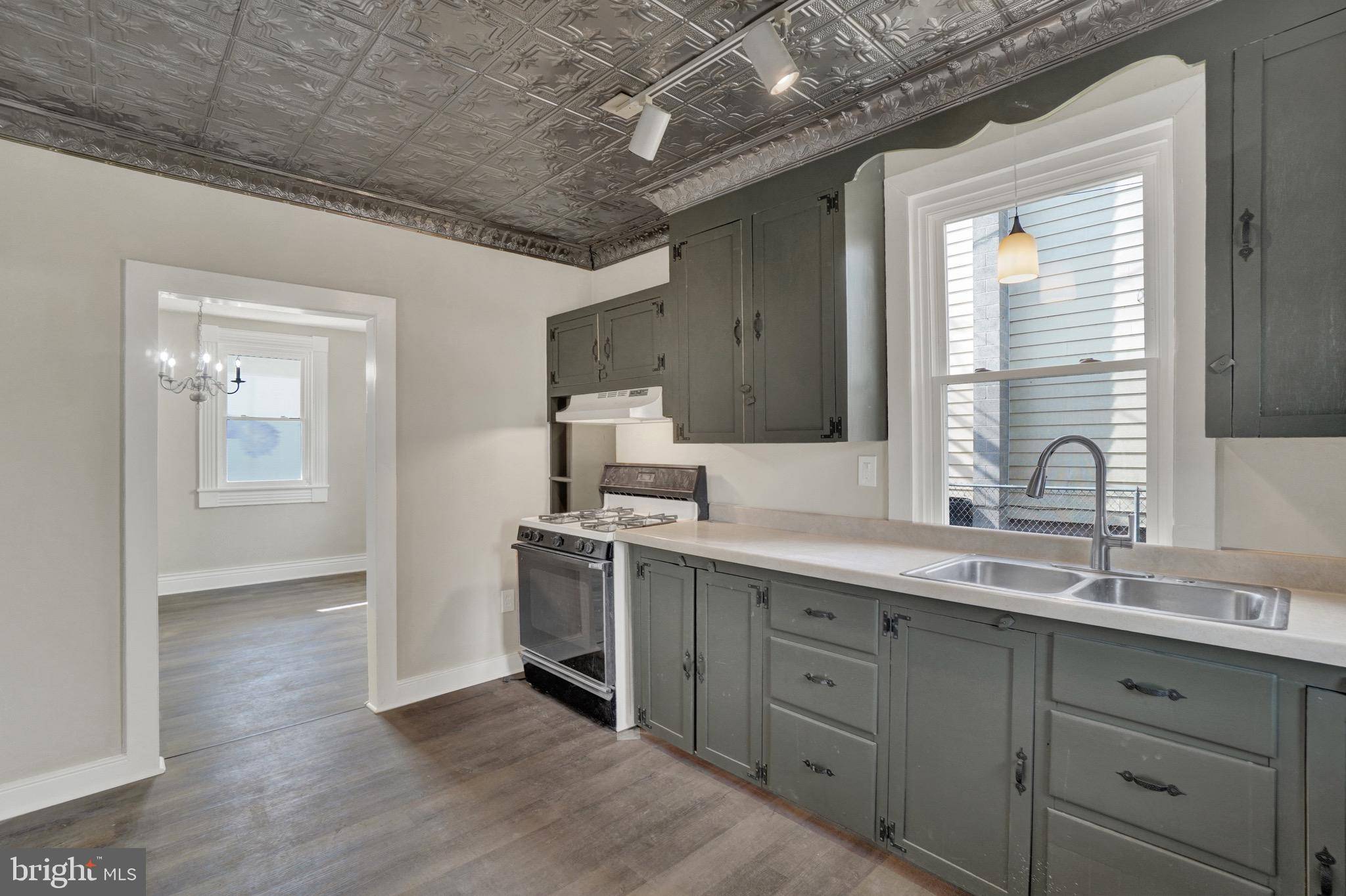 Dover, PA 17315,21 E CANAL ST