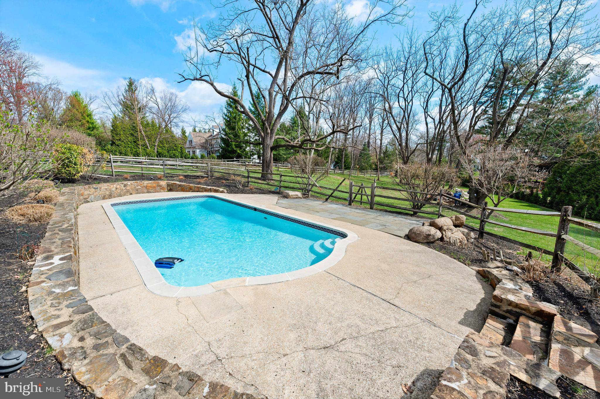 Newtown Square, PA 19073,307 EARLES LN