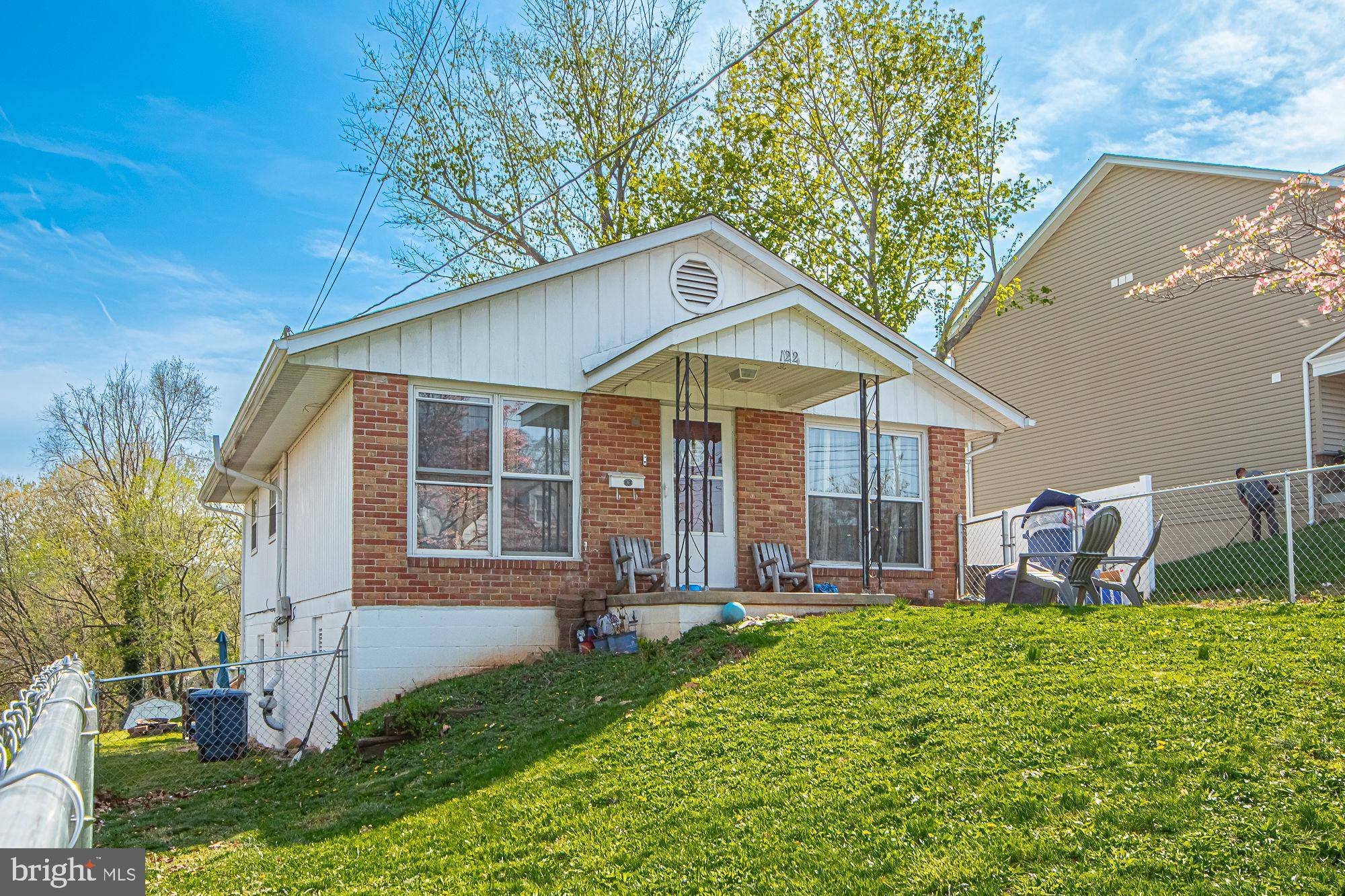 Front Royal, VA 22630,122 W 9TH ST