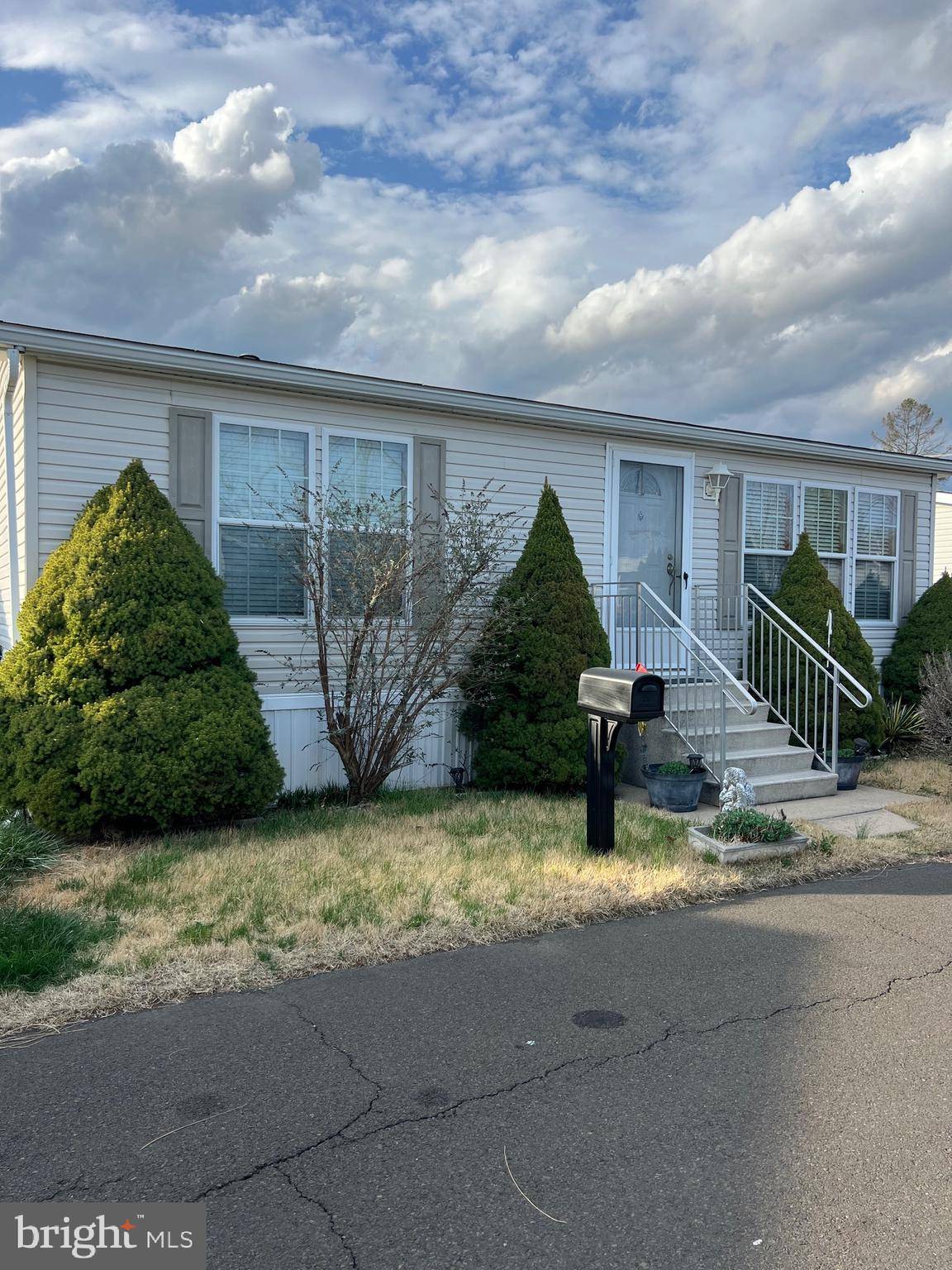 Feasterville Trevose, PA 19053,3338 ROSE AVE