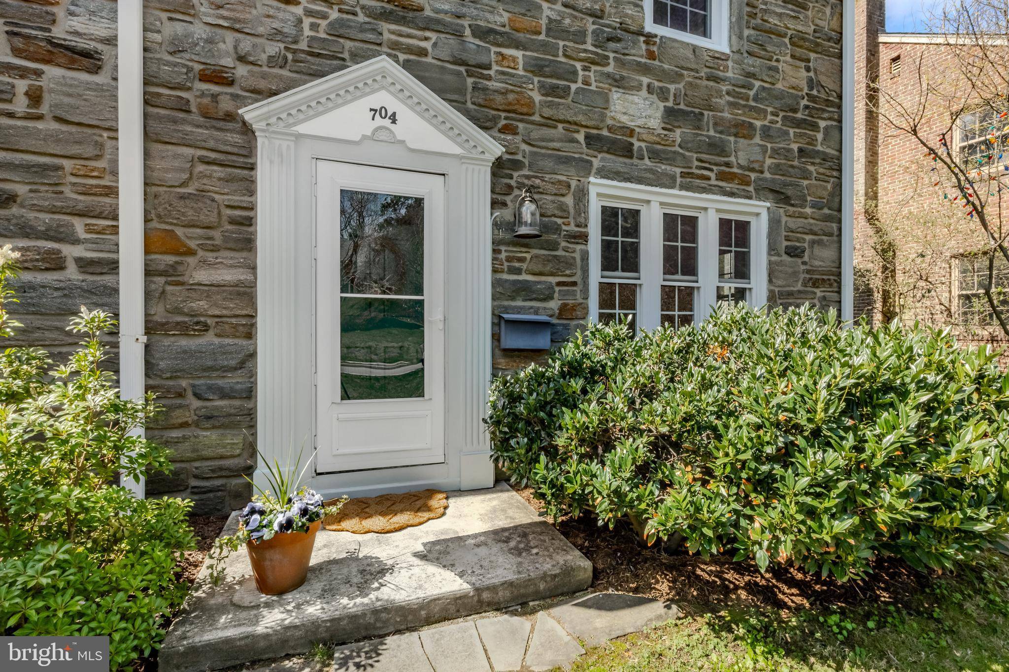 Wynnewood, PA 19096,704 POWDER MILL LN