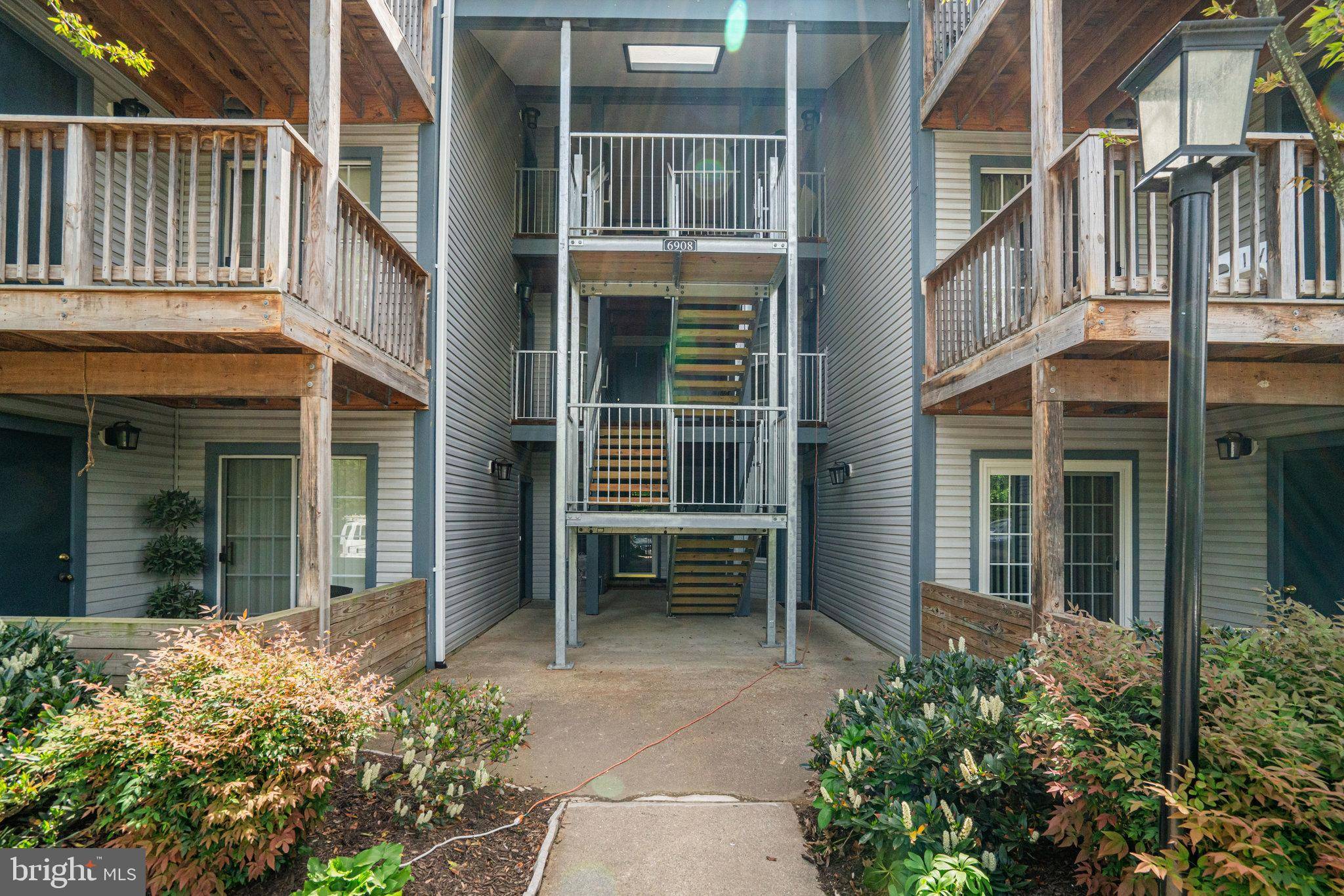 Alexandria, VA 22310,6908-J VICTORIA DR #J