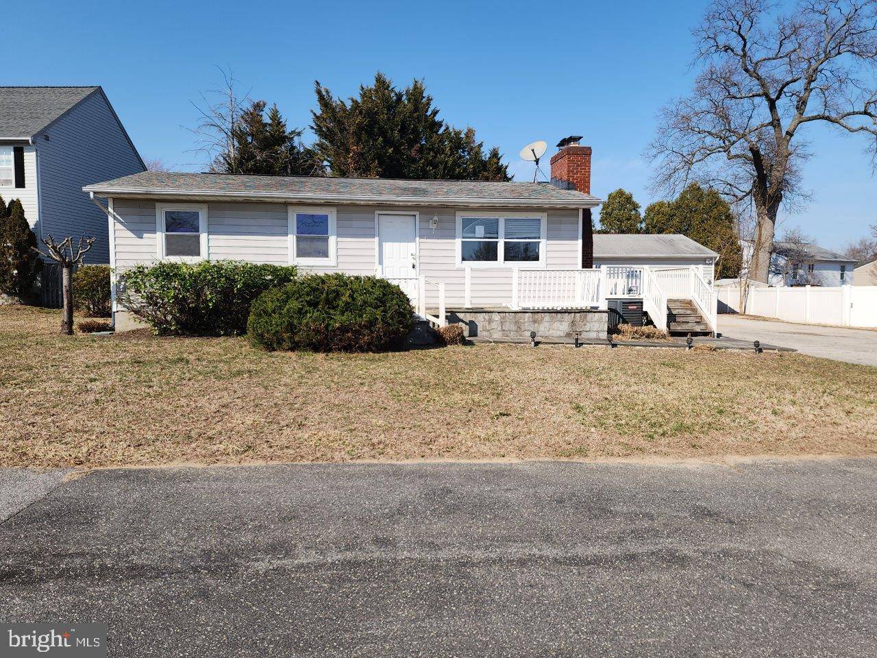 Pasadena, MD 21122,916 MARTHAS VINEYARD LN