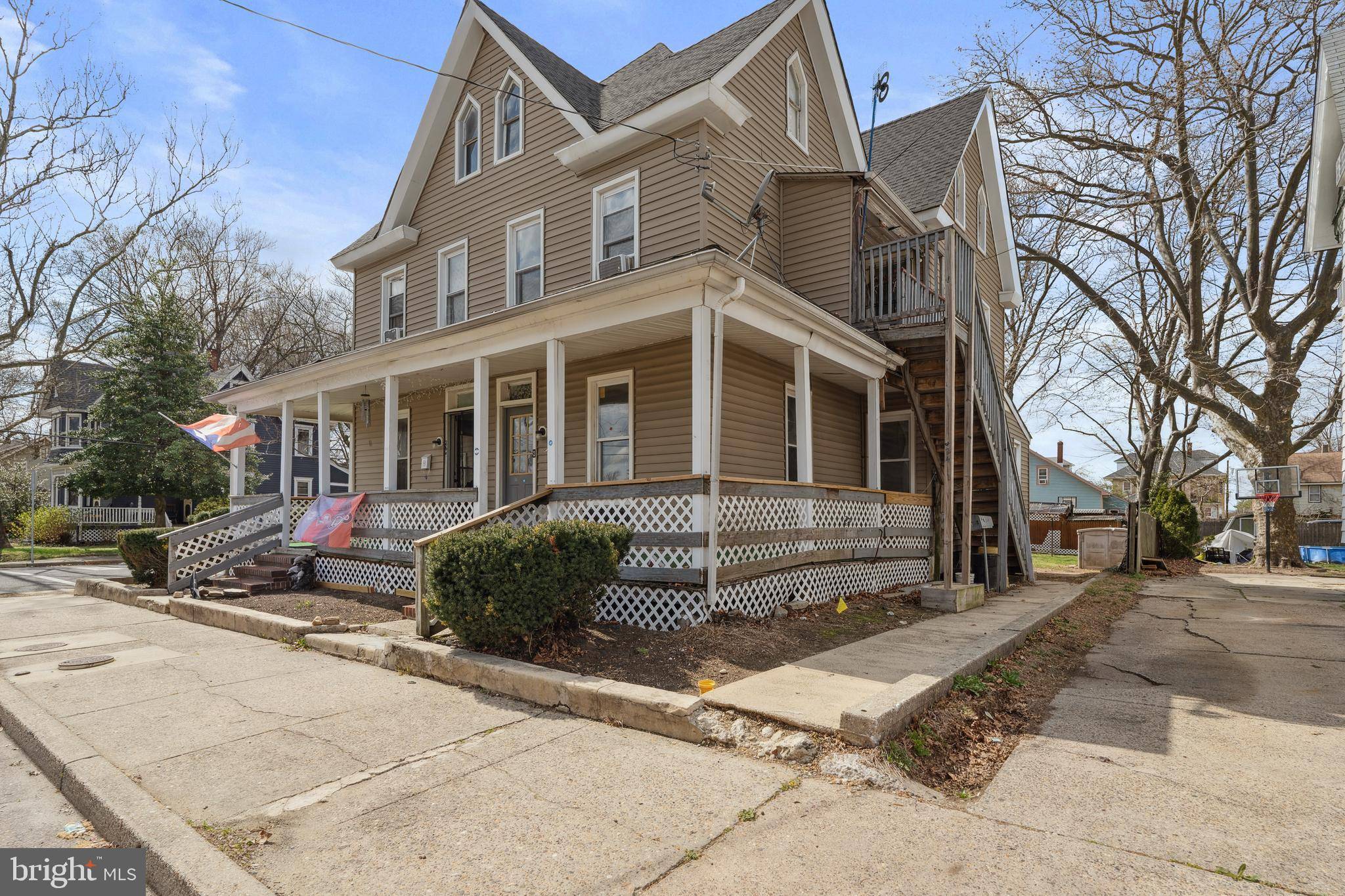 Penns Grove, NJ 08069,26 STATE ST
