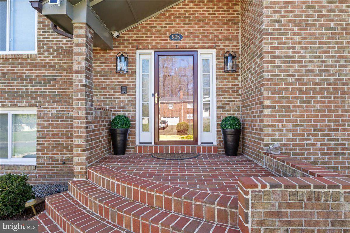 Fort Washington, MD 20744,906 OTHMAN DR