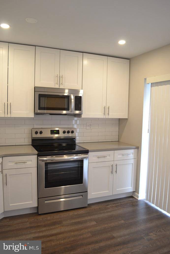 Willow Grove, PA 19090,38 TWIN BROOKS DR