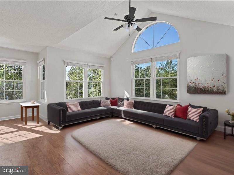 Laurel, MD 20707,14067 VISTA DRIVE #128