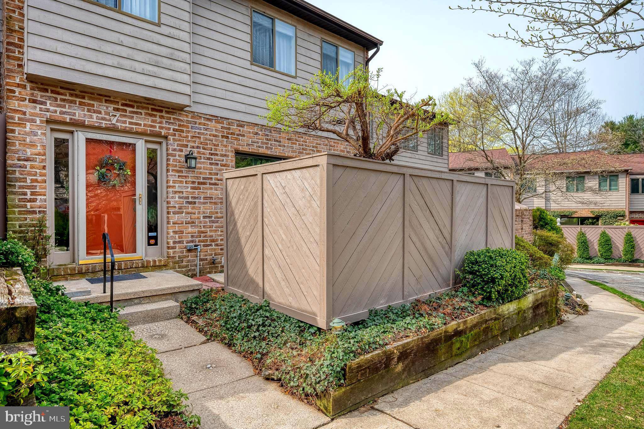 Towson, MD 21204,7 HAMPSHIRE WOODS CT