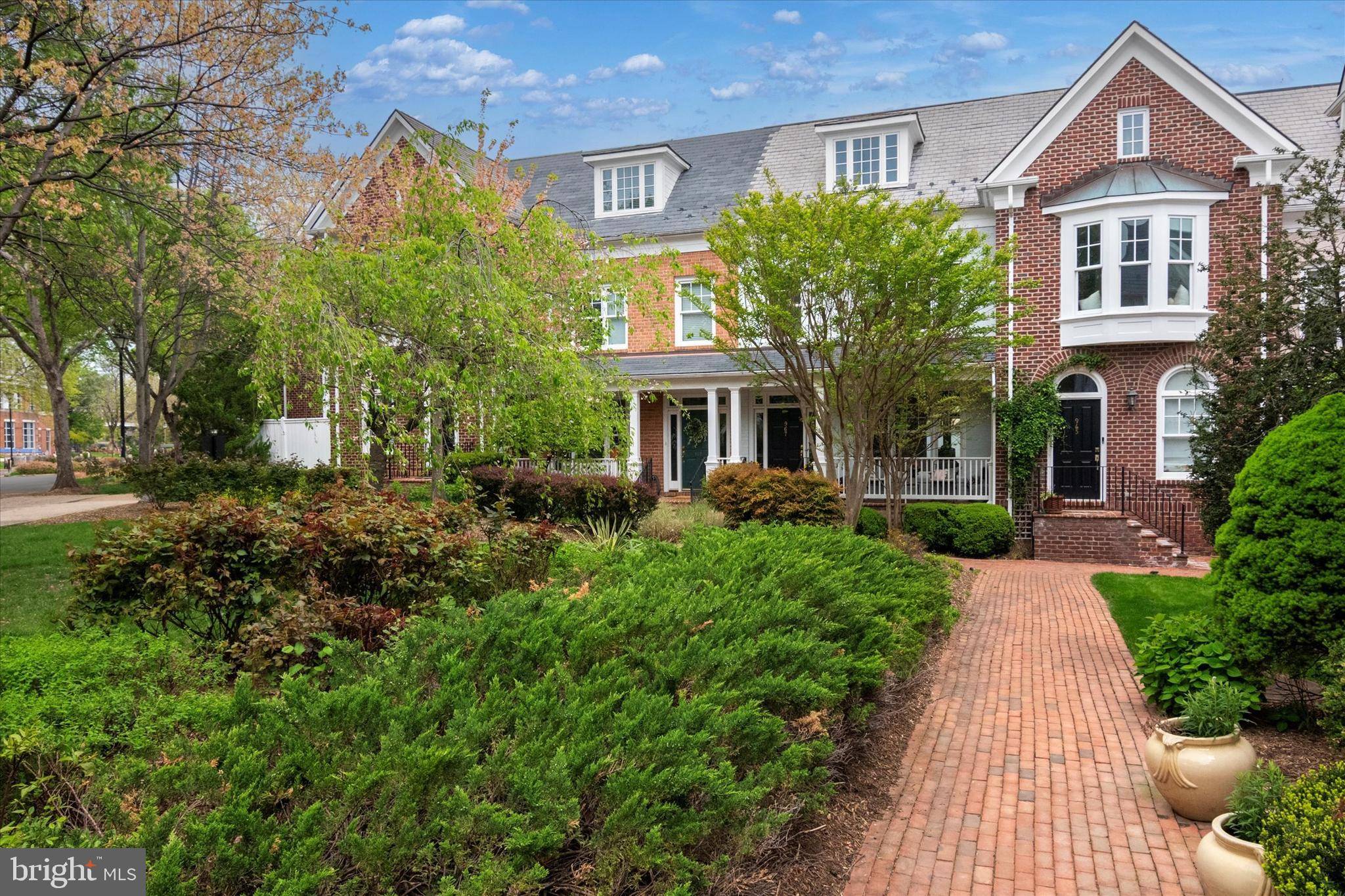 Alexandria, VA 22314,967 POWHATAN ST