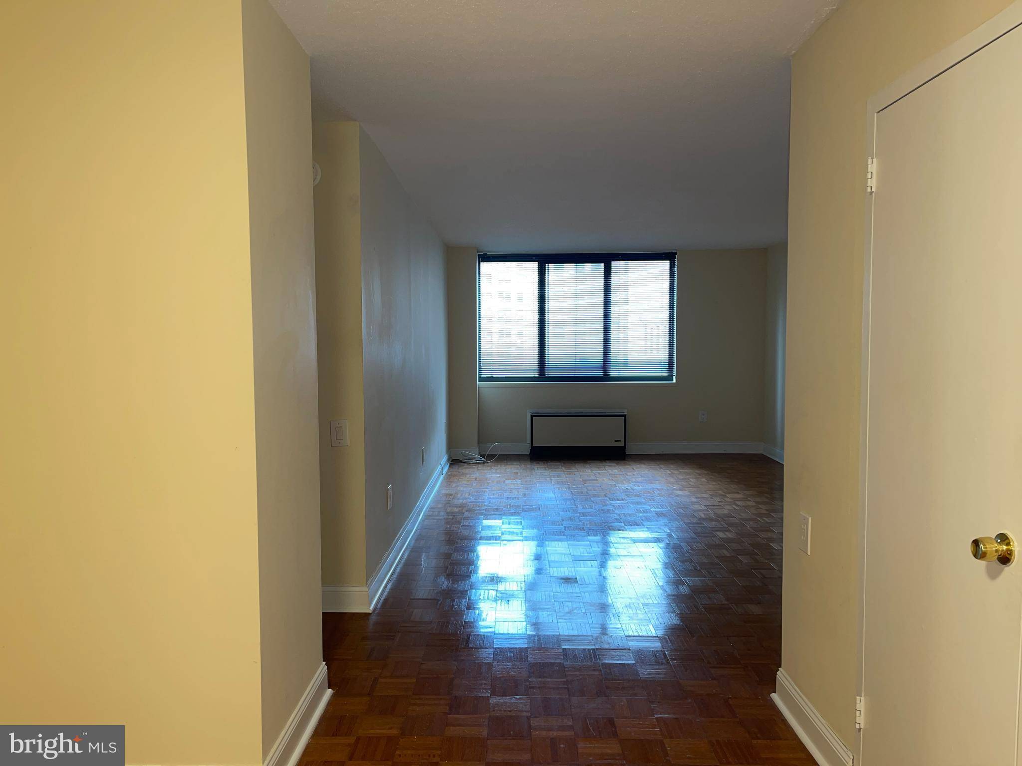 Philadelphia, PA 19102,1420 LOCUST ST #8C