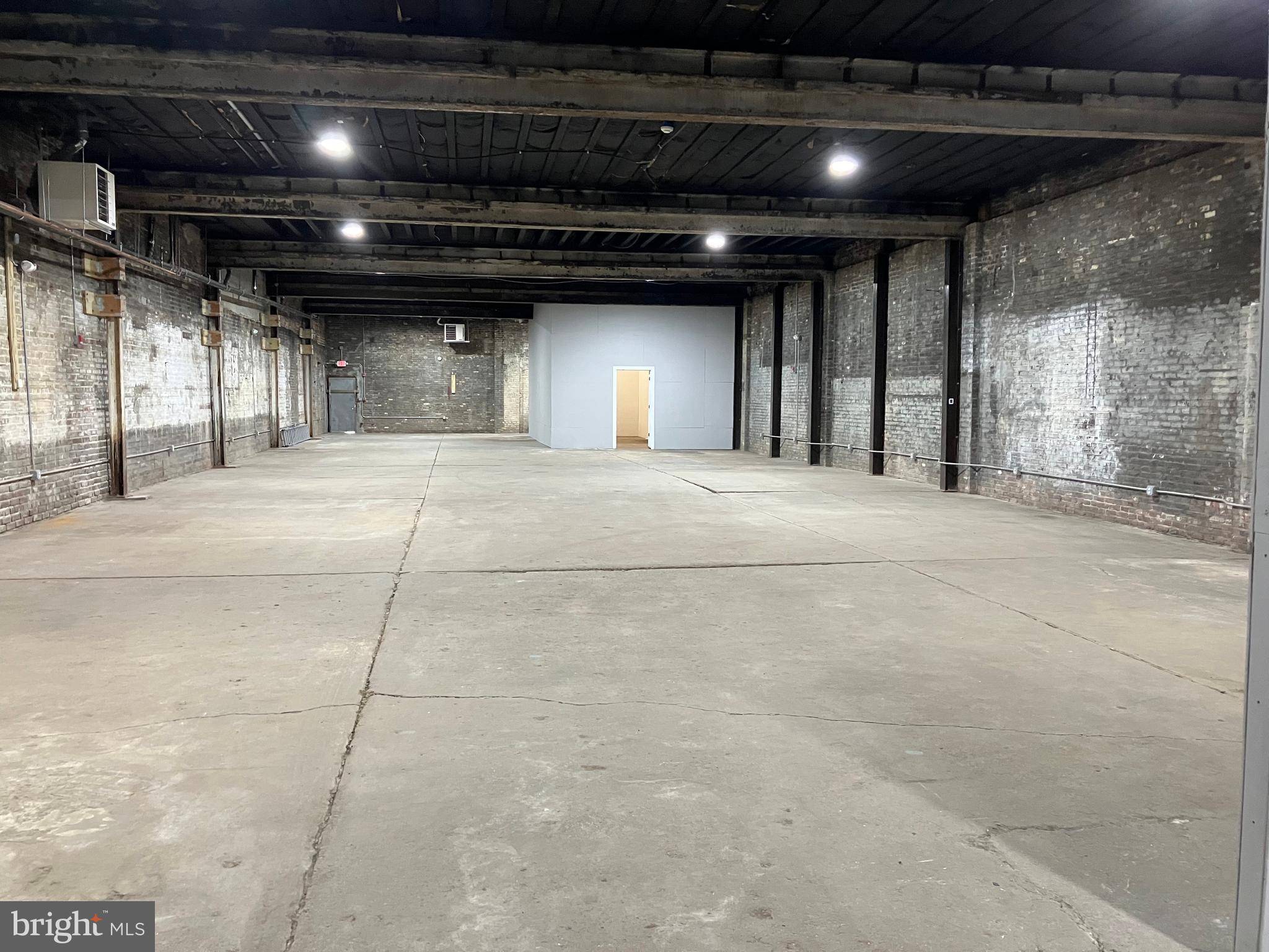 Philadelphia, PA 19140,172-76 W ESTAUGH ST