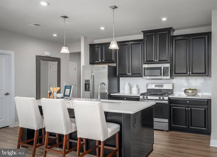 Pasadena, MD 21122,8121 BUSHY TAIL LN #BLSBM004E-COBALT