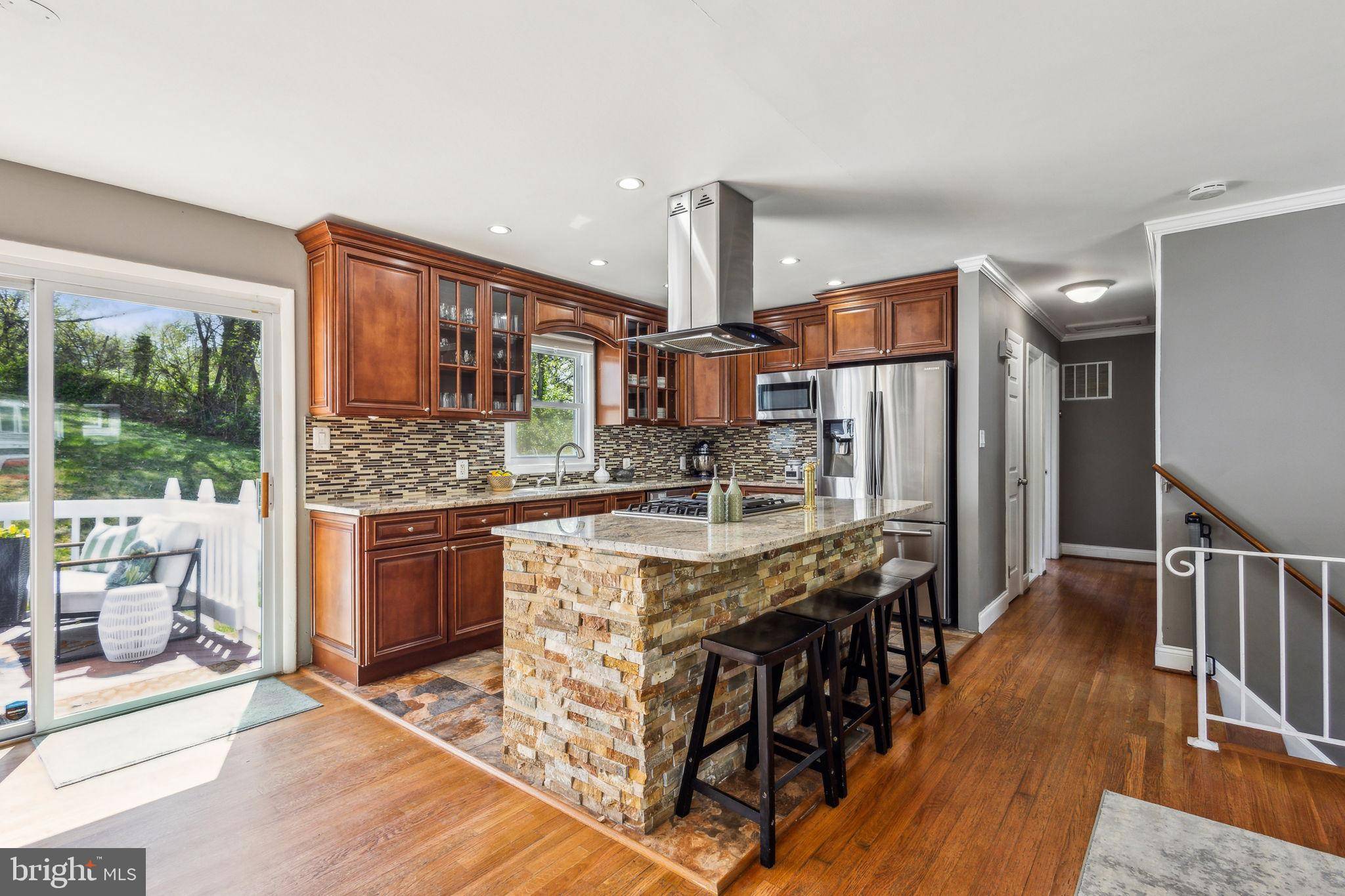 Woodbridge, VA 22193,14709 DUNBAR LN