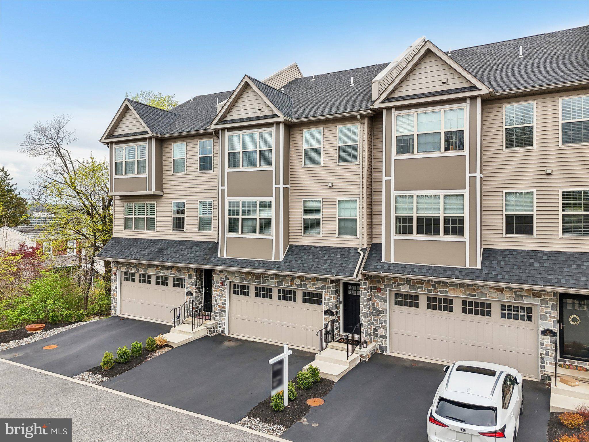 Conshohocken, PA 19428,129 MOIR AVE