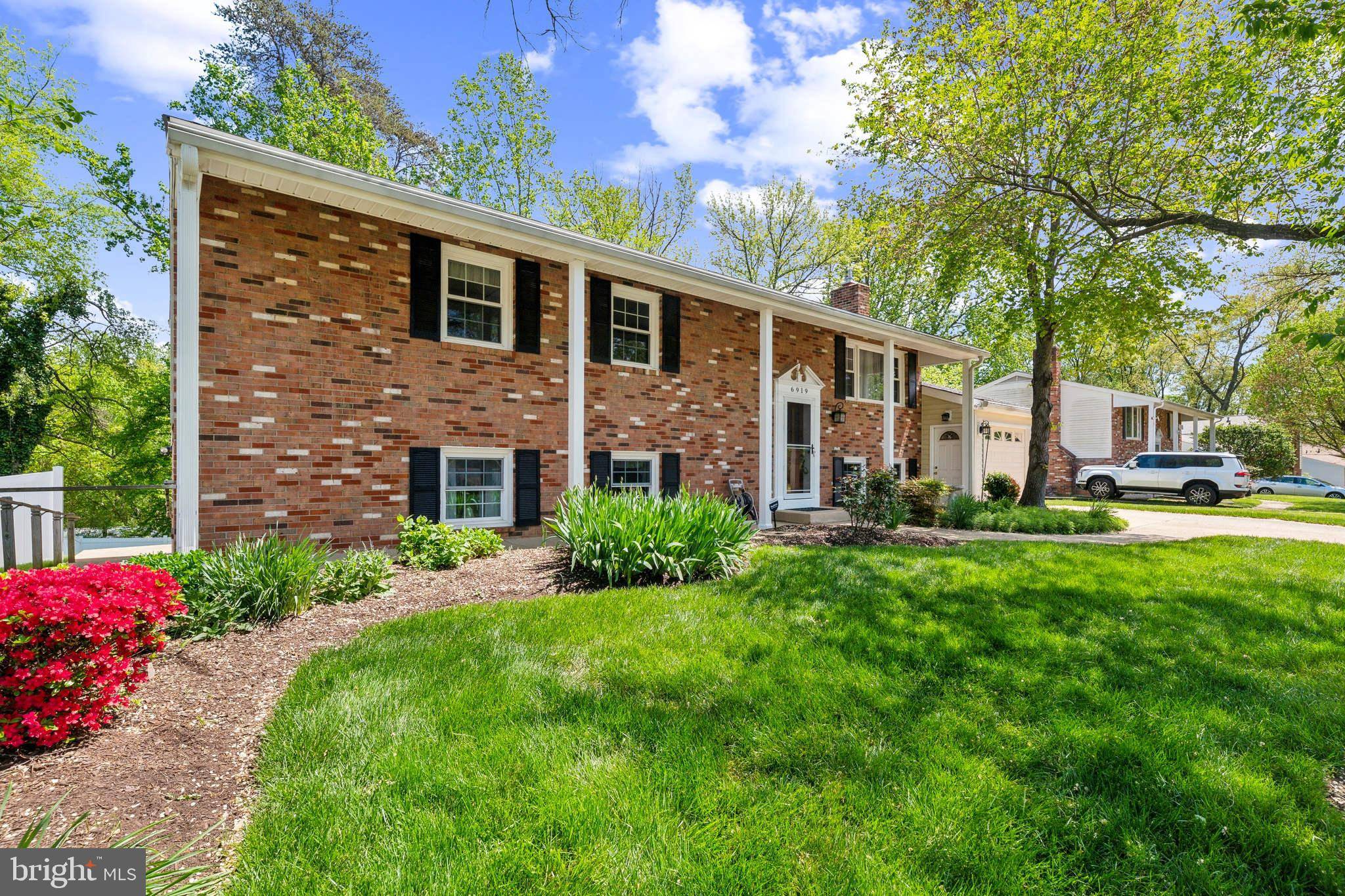 Springfield, VA 22152,6919 GILLINGS RD