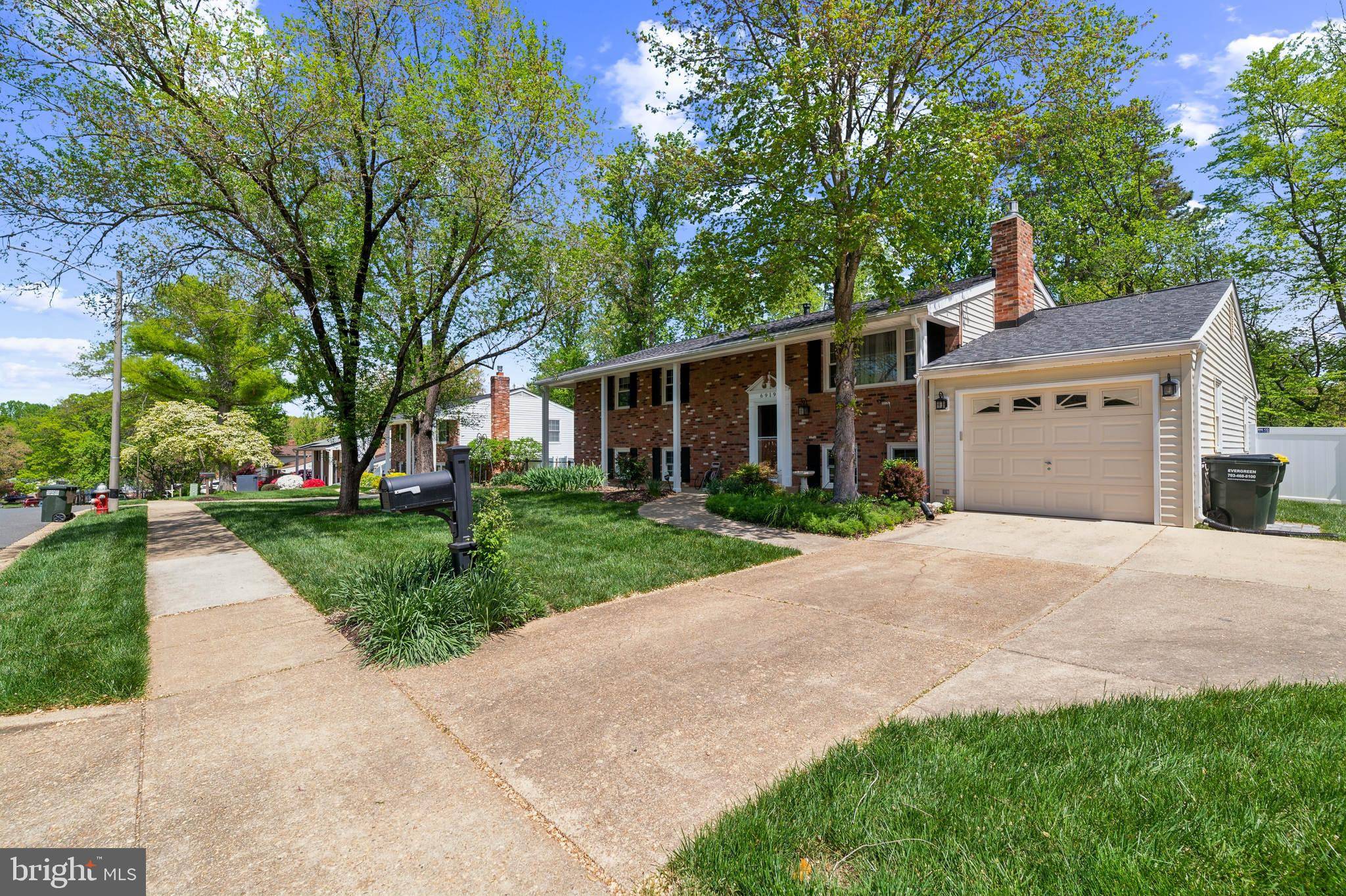 Springfield, VA 22152,6919 GILLINGS RD
