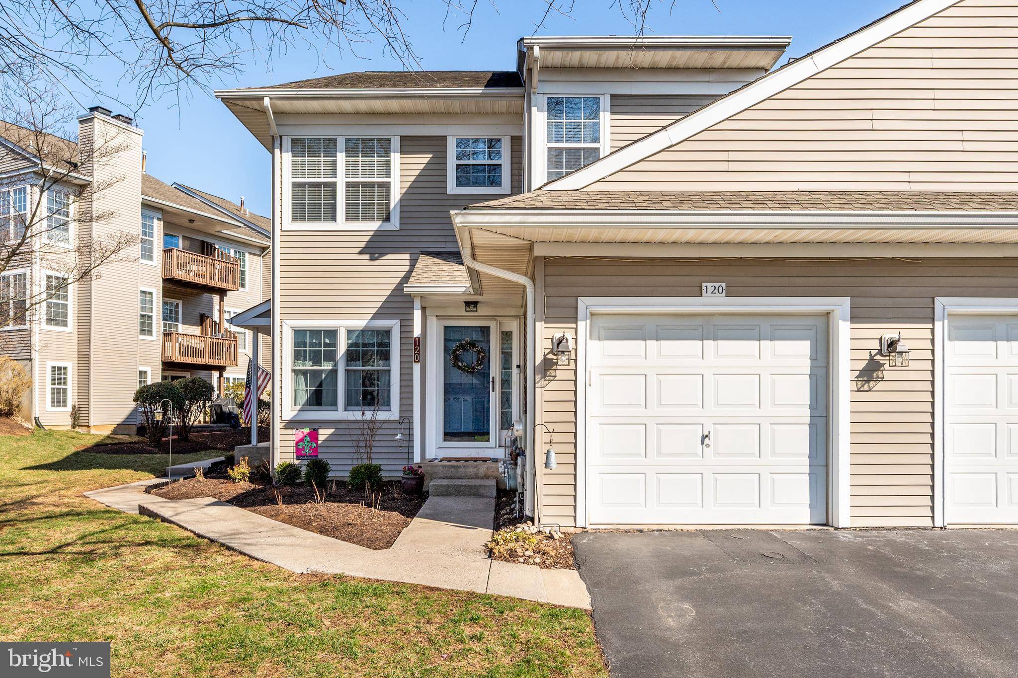 Phoenixville, PA 19460,120 STEWARTS CT #802