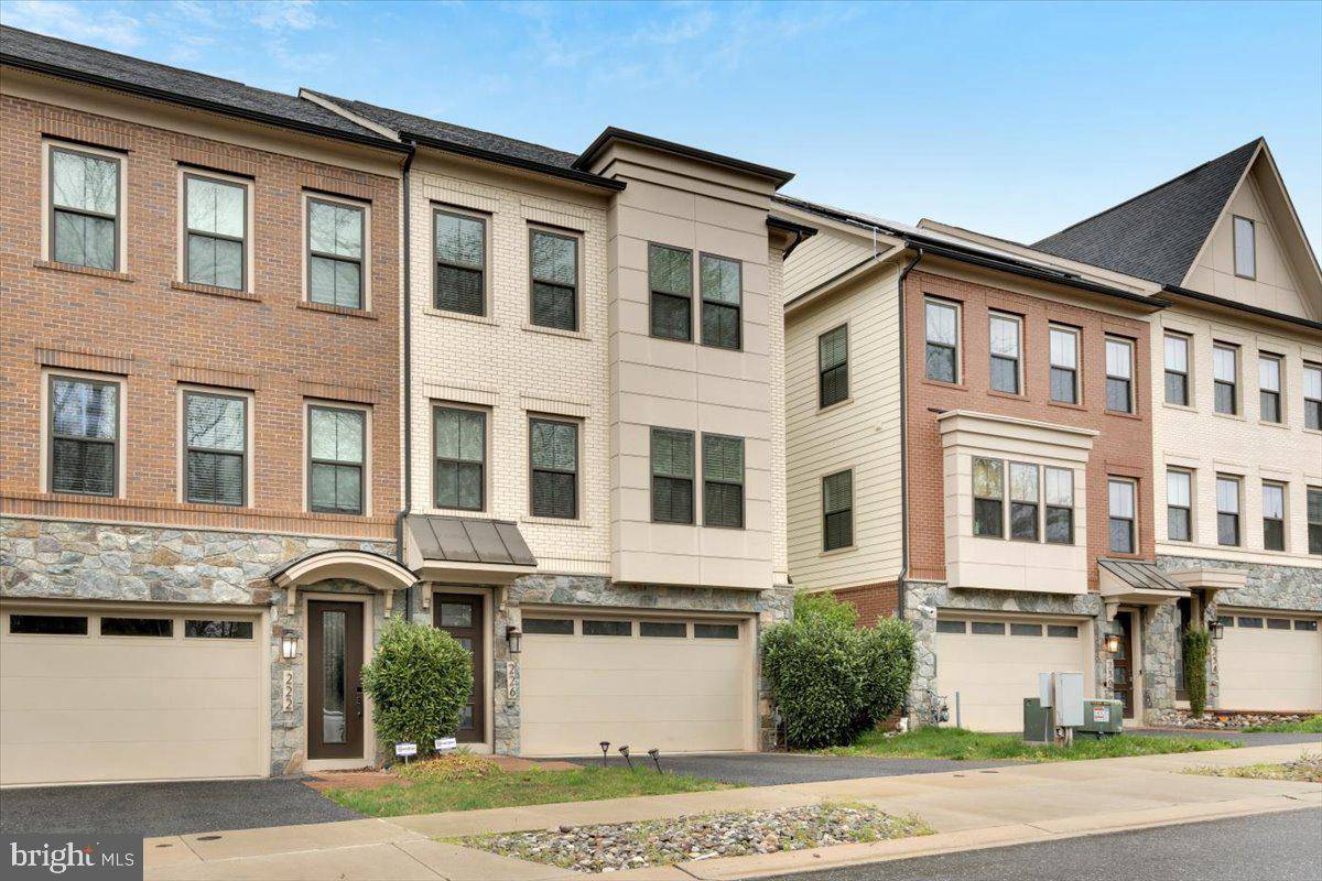 Gaithersburg, MD 20878,226 CAULFIELD LN