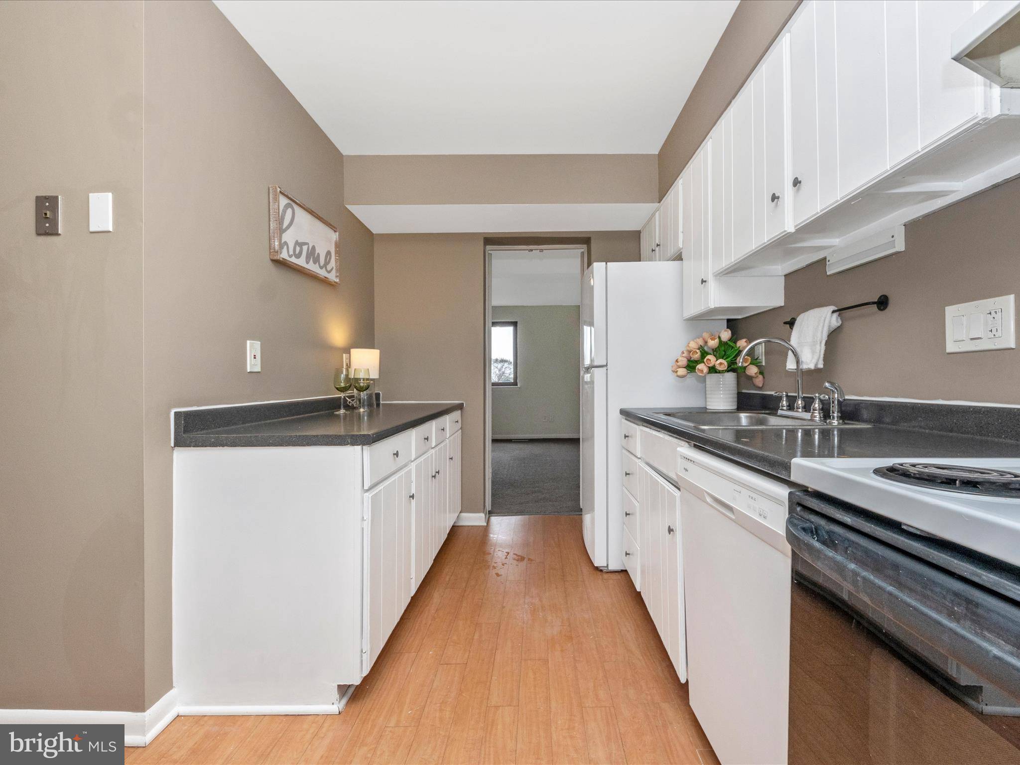 Elkridge, MD 21075,5843 HUNT HILL DR #11-05